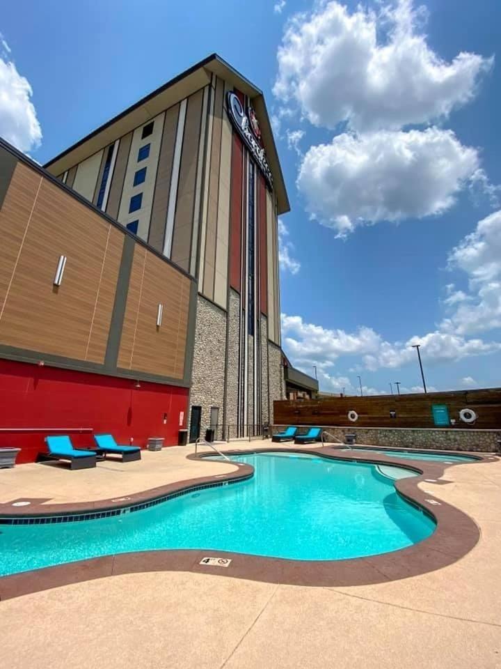 Cherokee Casino Hotel Roland photo 29