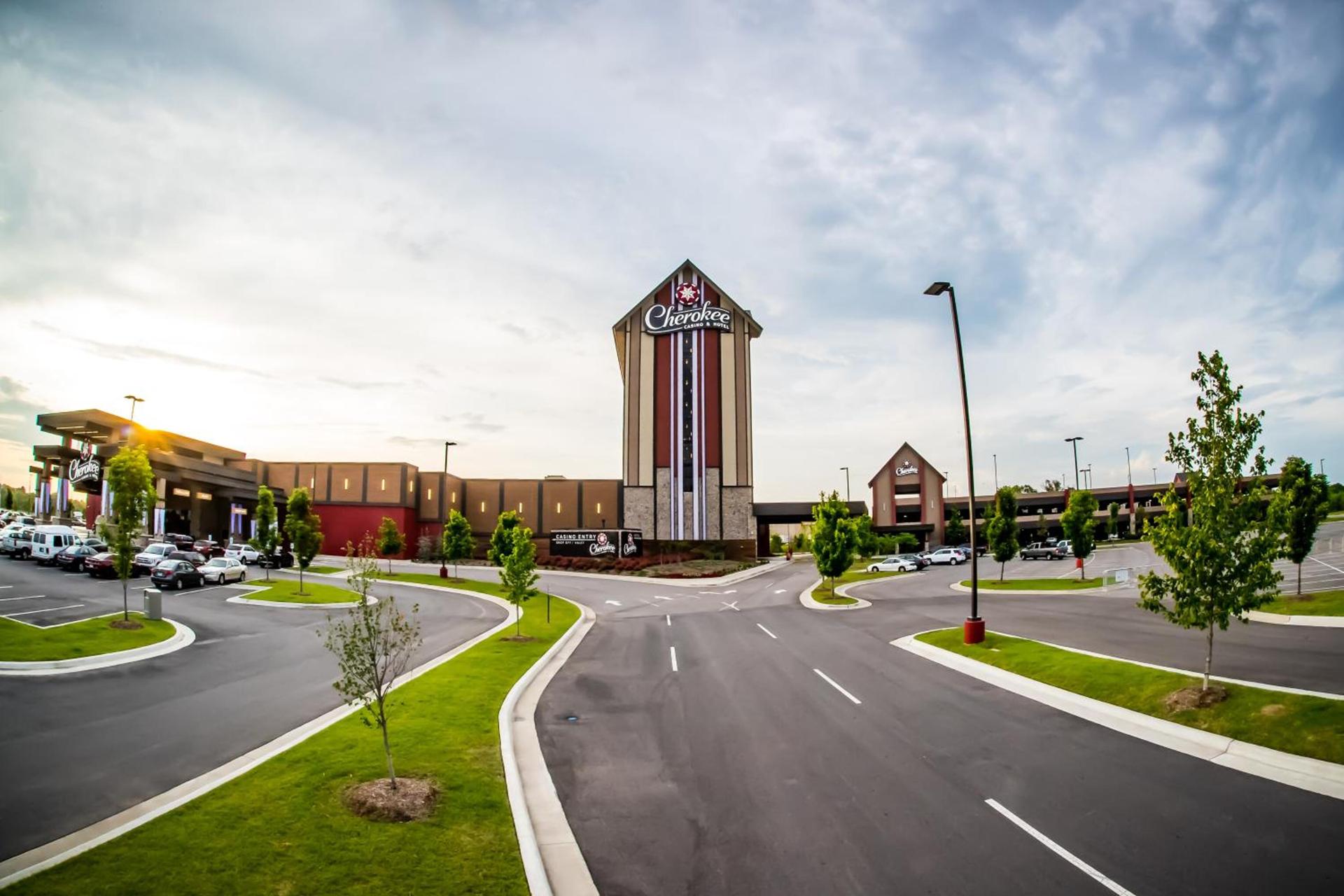 Cherokee Casino Hotel Roland photo 4