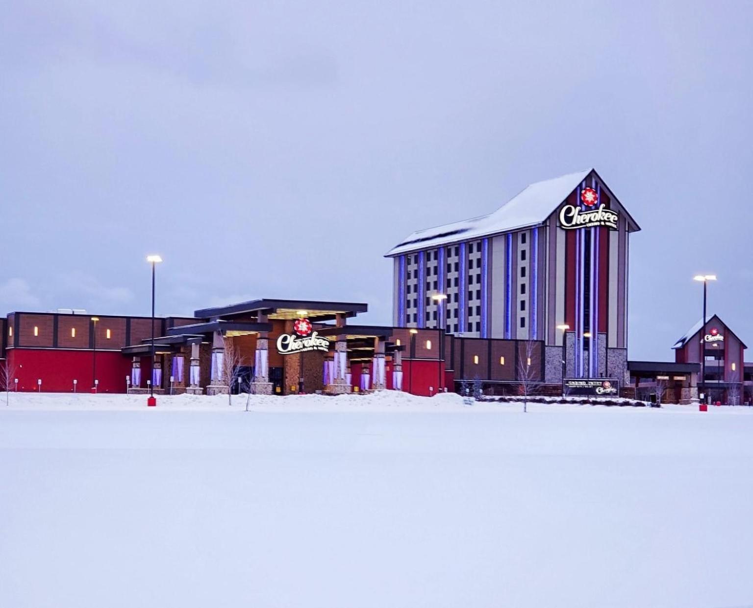 Cherokee Casino Hotel Roland photo 9