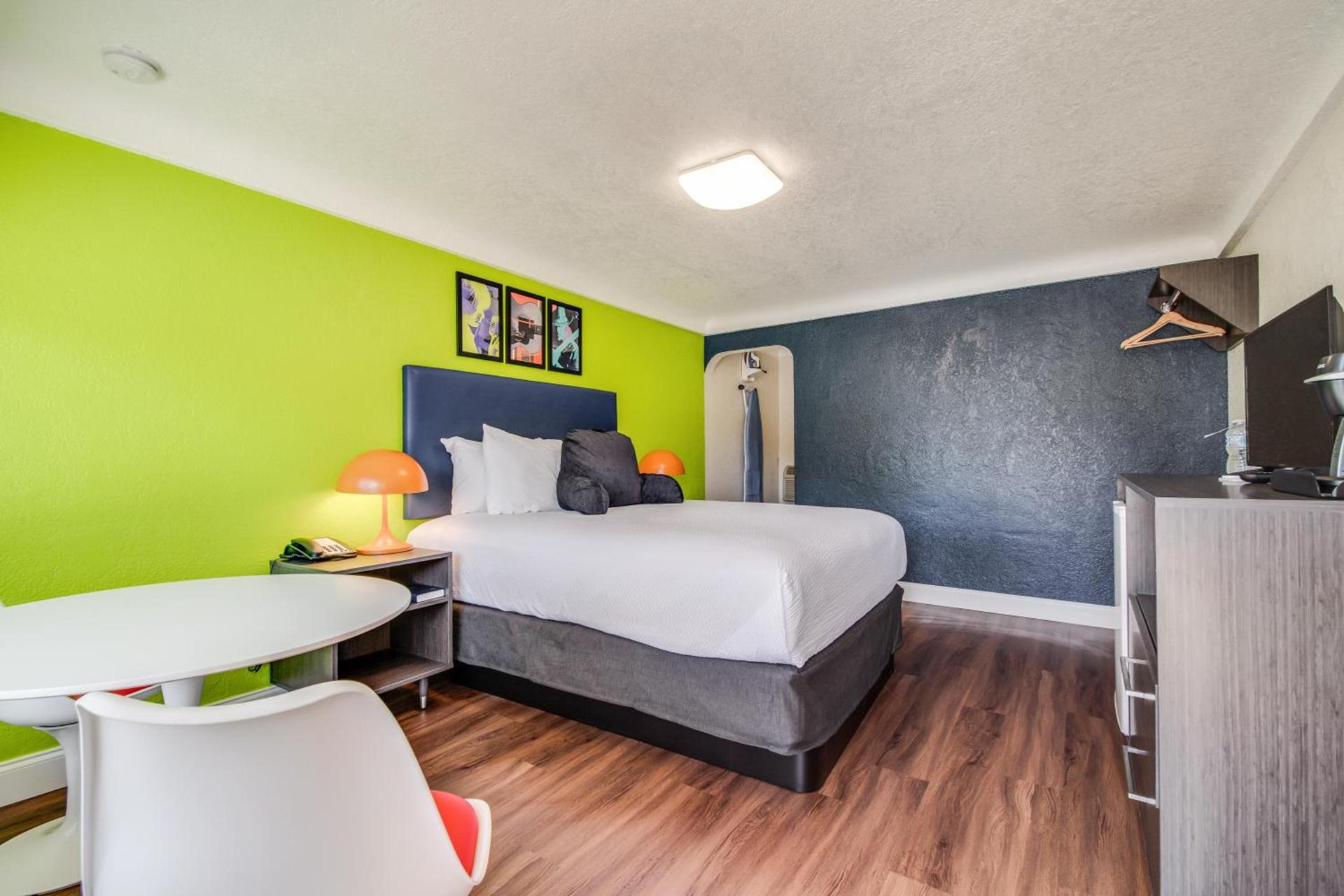Signature Inn Eugene photo 30