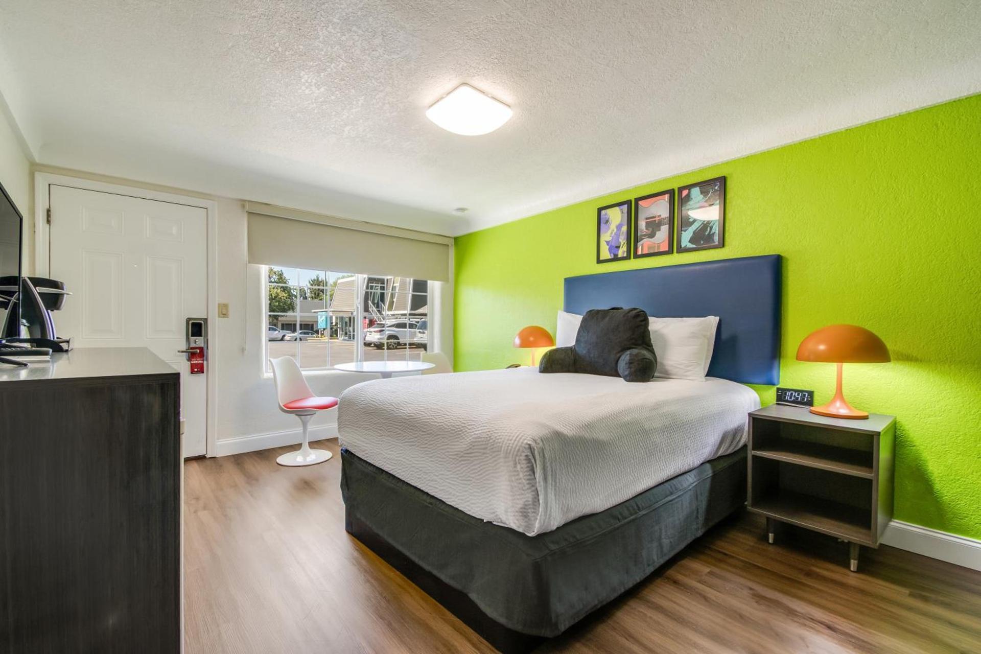 Signature Inn Eugene photo 31
