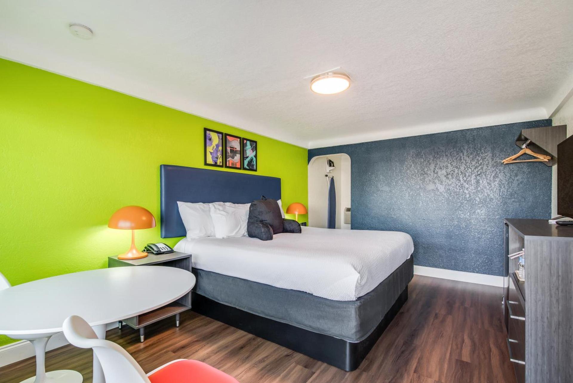 Signature Inn Eugene photo 25