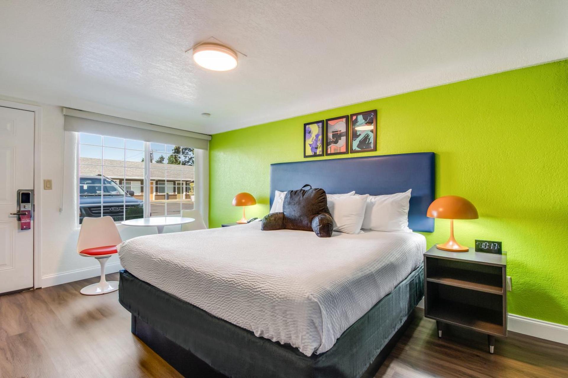 Signature Inn Eugene photo 27