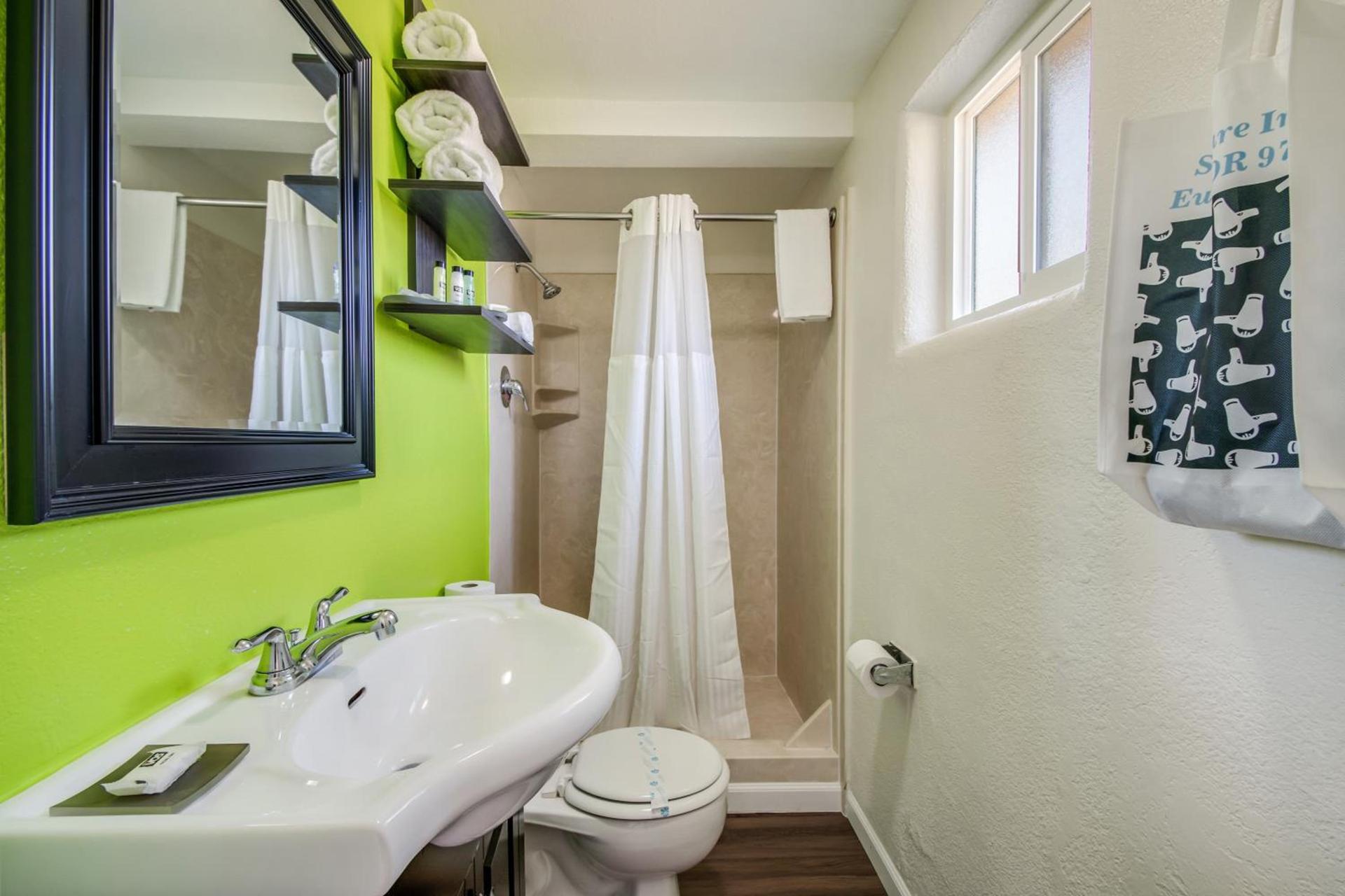 Signature Inn Eugene photo 41