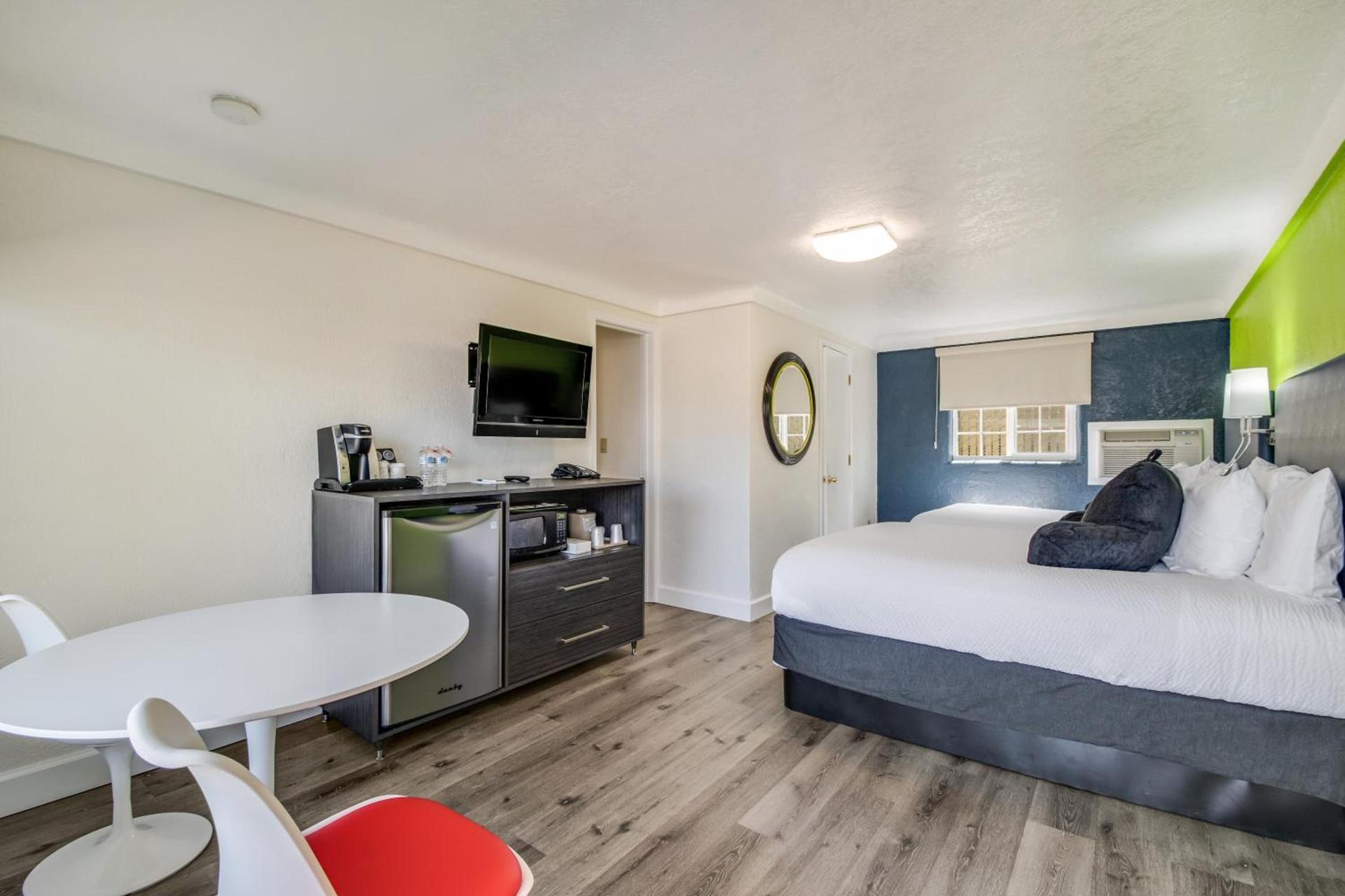 Signature Inn Eugene photo 42