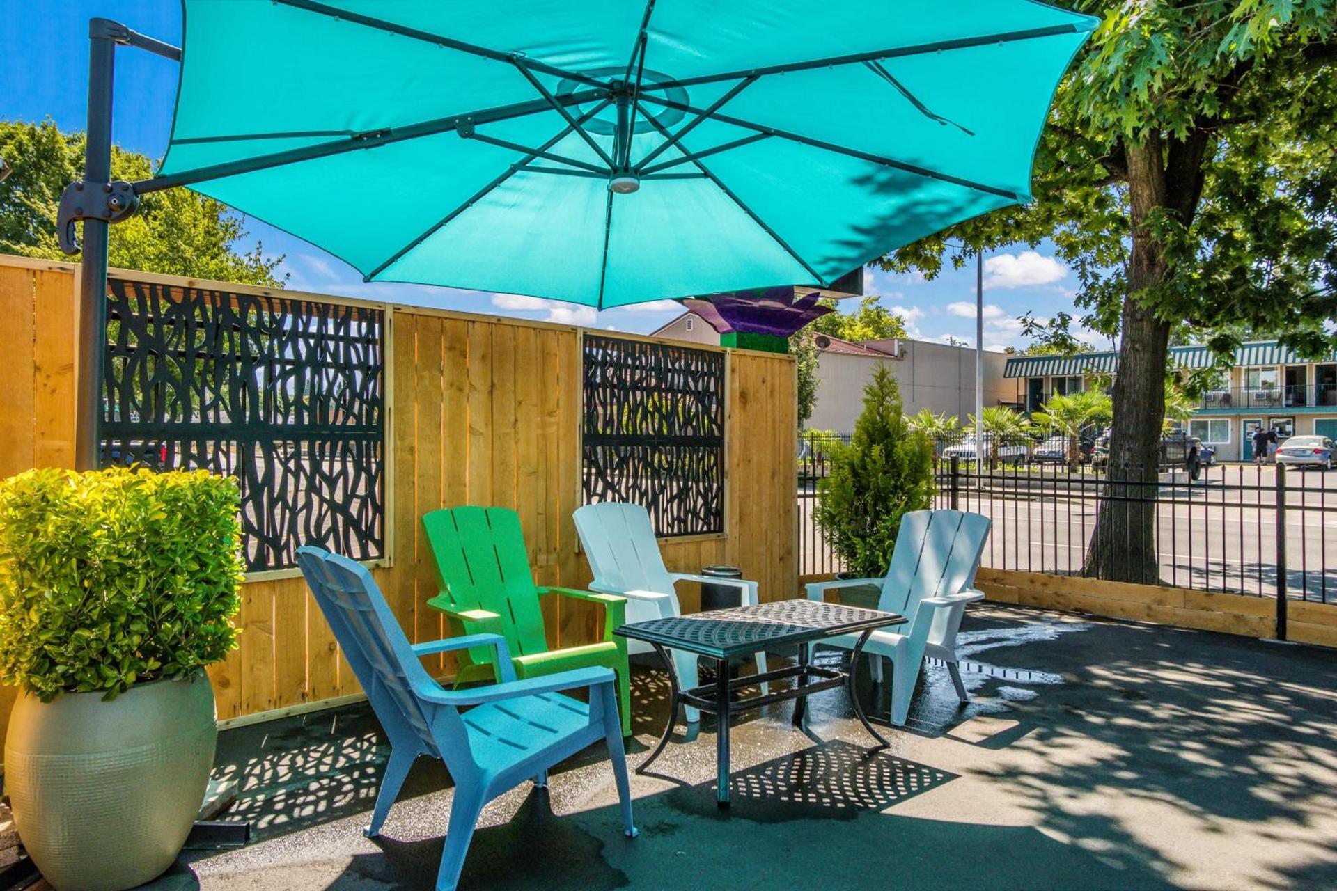 Signature Inn Eugene photo 23