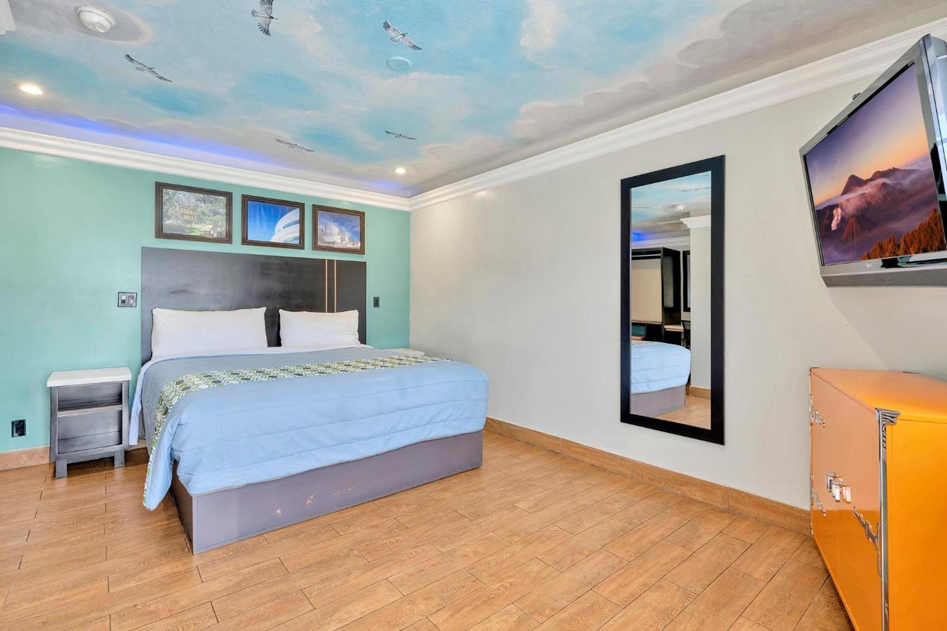 Mid City Inn photo 11
