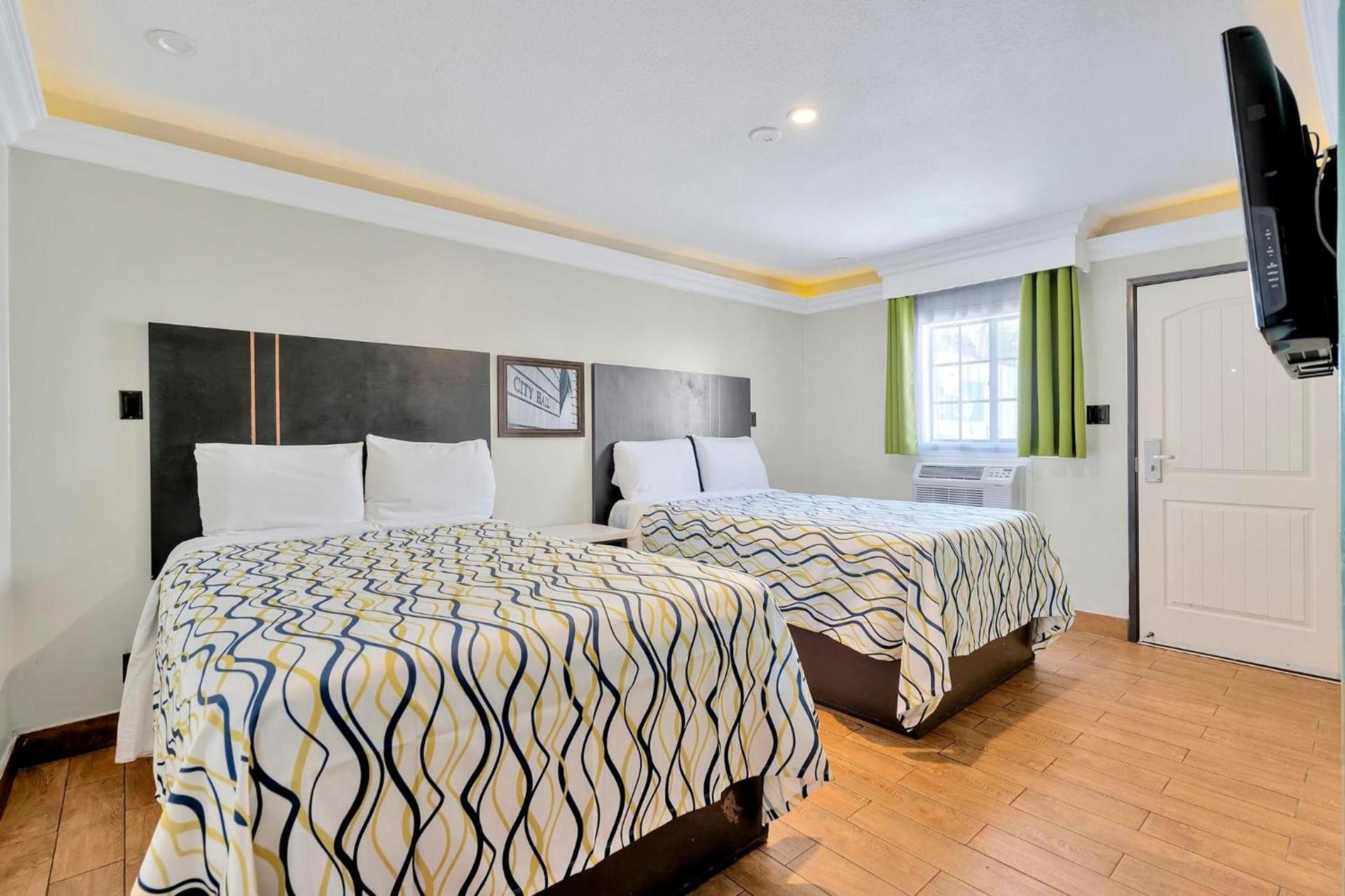 Mid City Inn photo 15