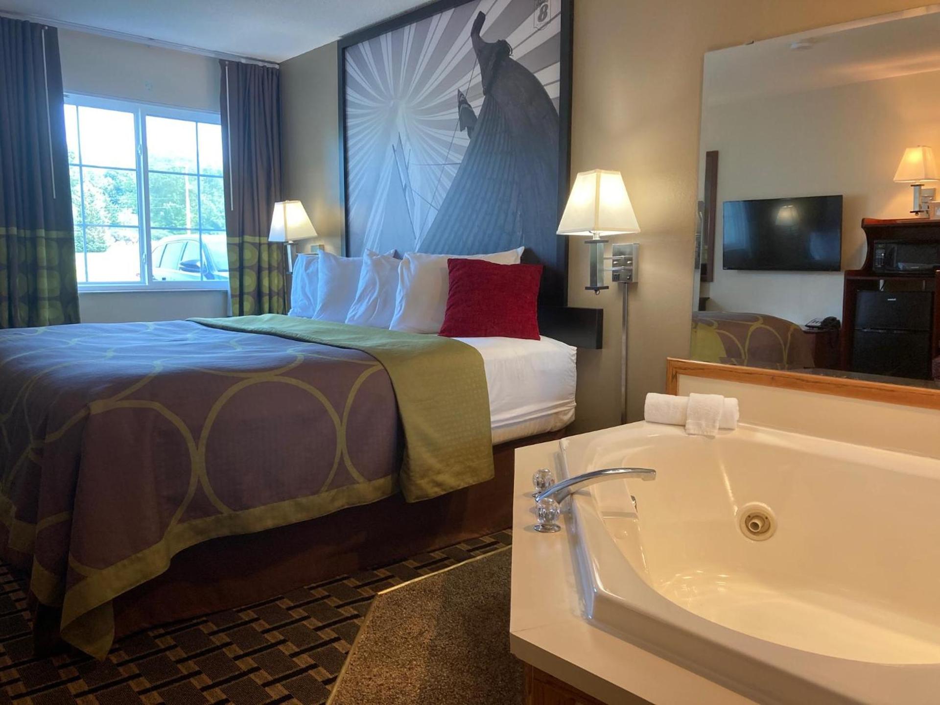 Super 8 by Wyndham Chisago City photo 4
