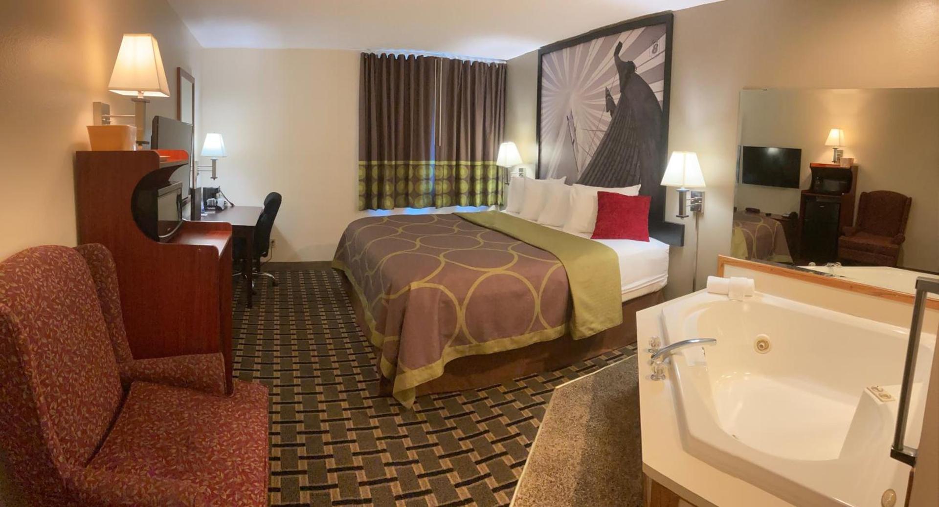 Super 8 by Wyndham Chisago City photo 5