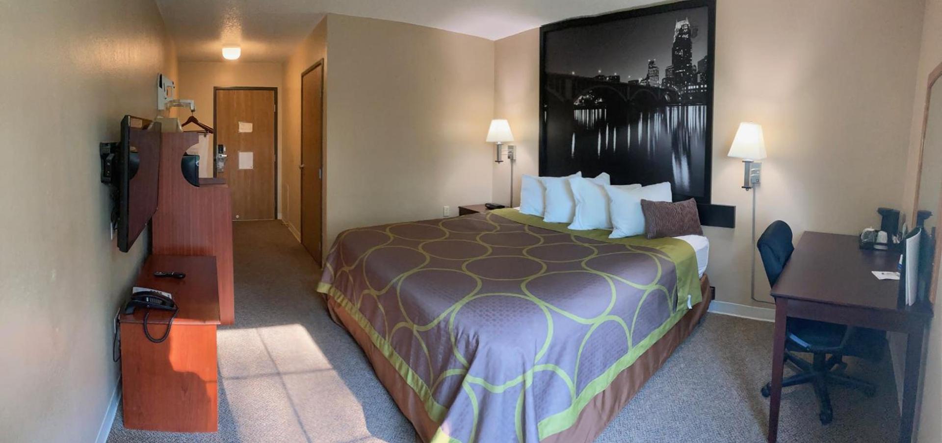 Super 8 by Wyndham Chisago City photo 7