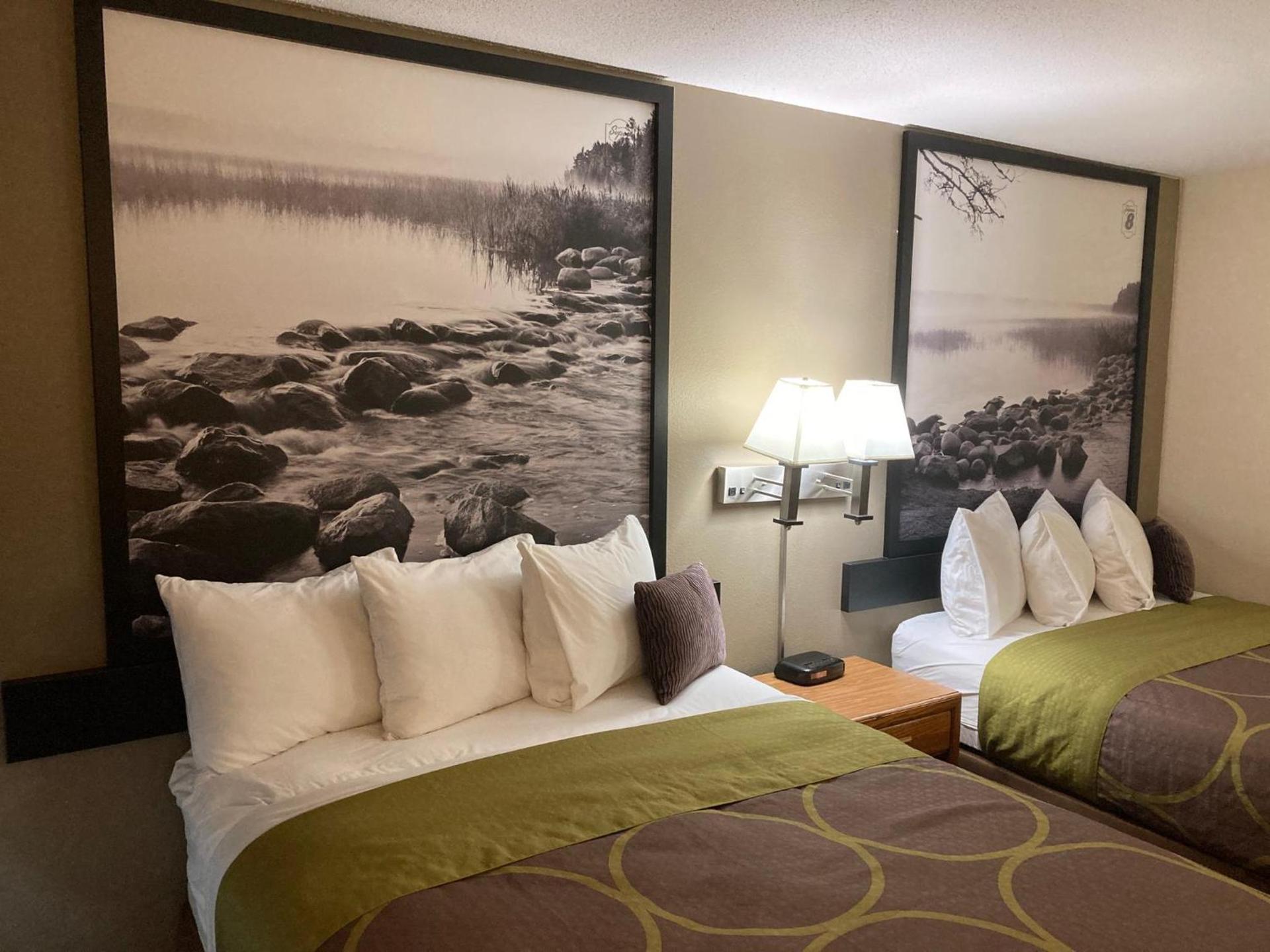 Super 8 by Wyndham Chisago City photo 22