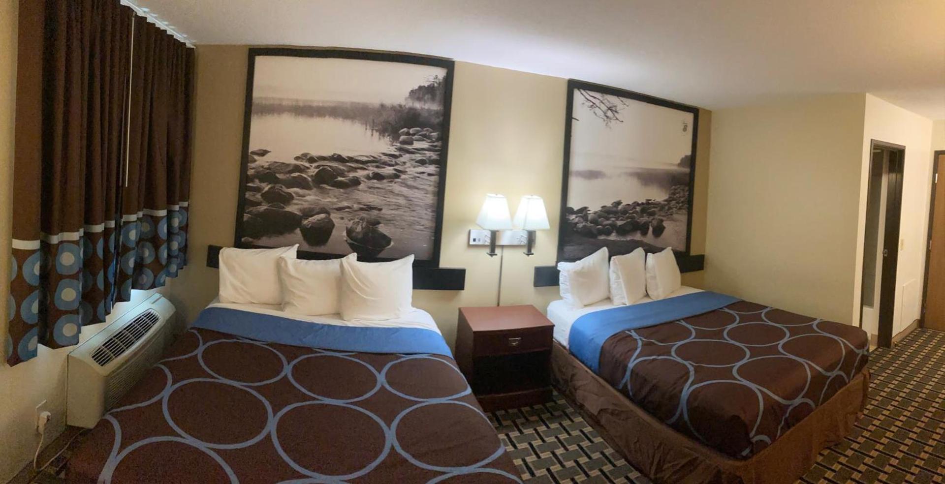 Super 8 by Wyndham Chisago City photo 30