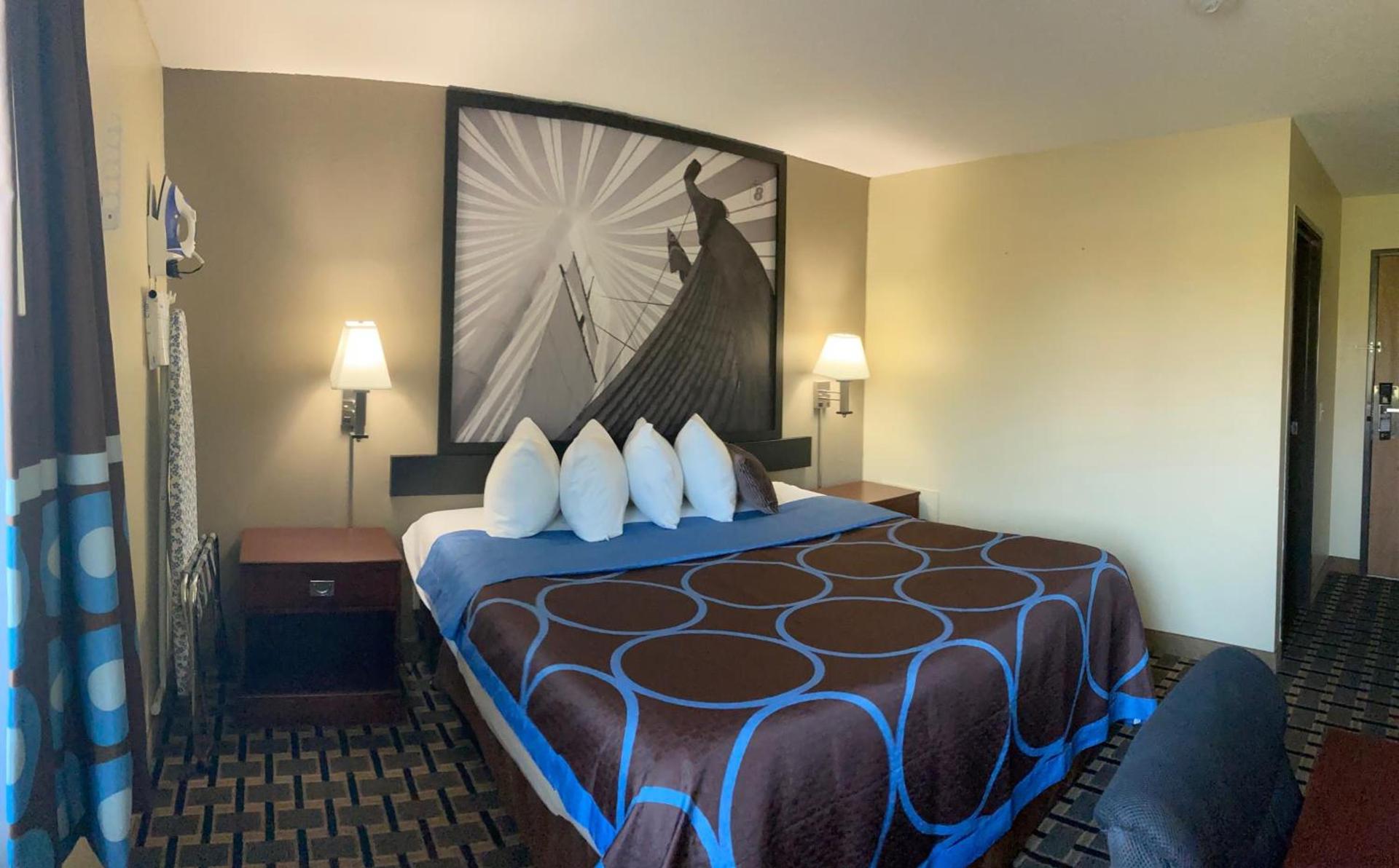 Super 8 by Wyndham Chisago City photo 38
