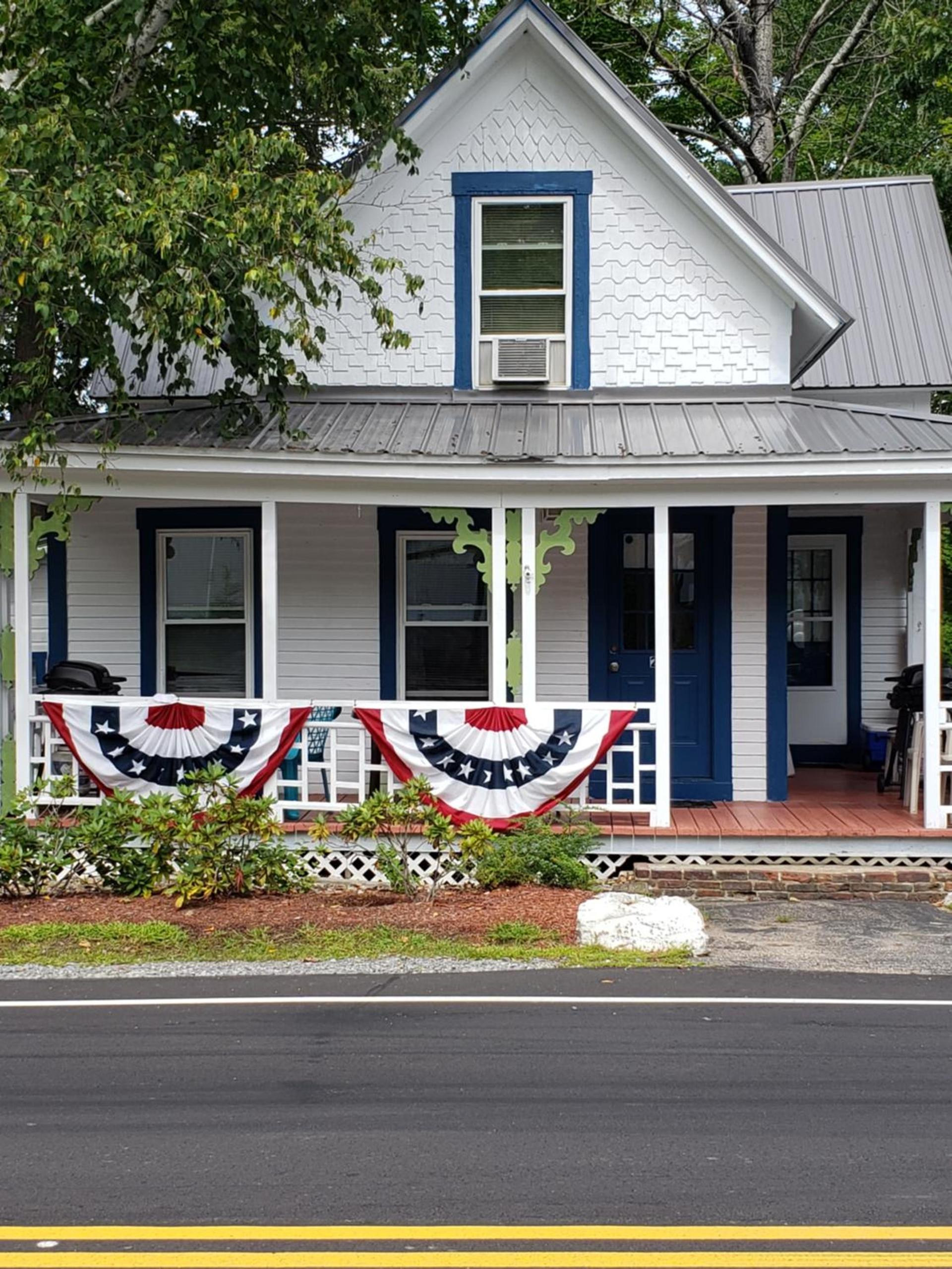 Weirs Beach Motel & Cottages photo 22