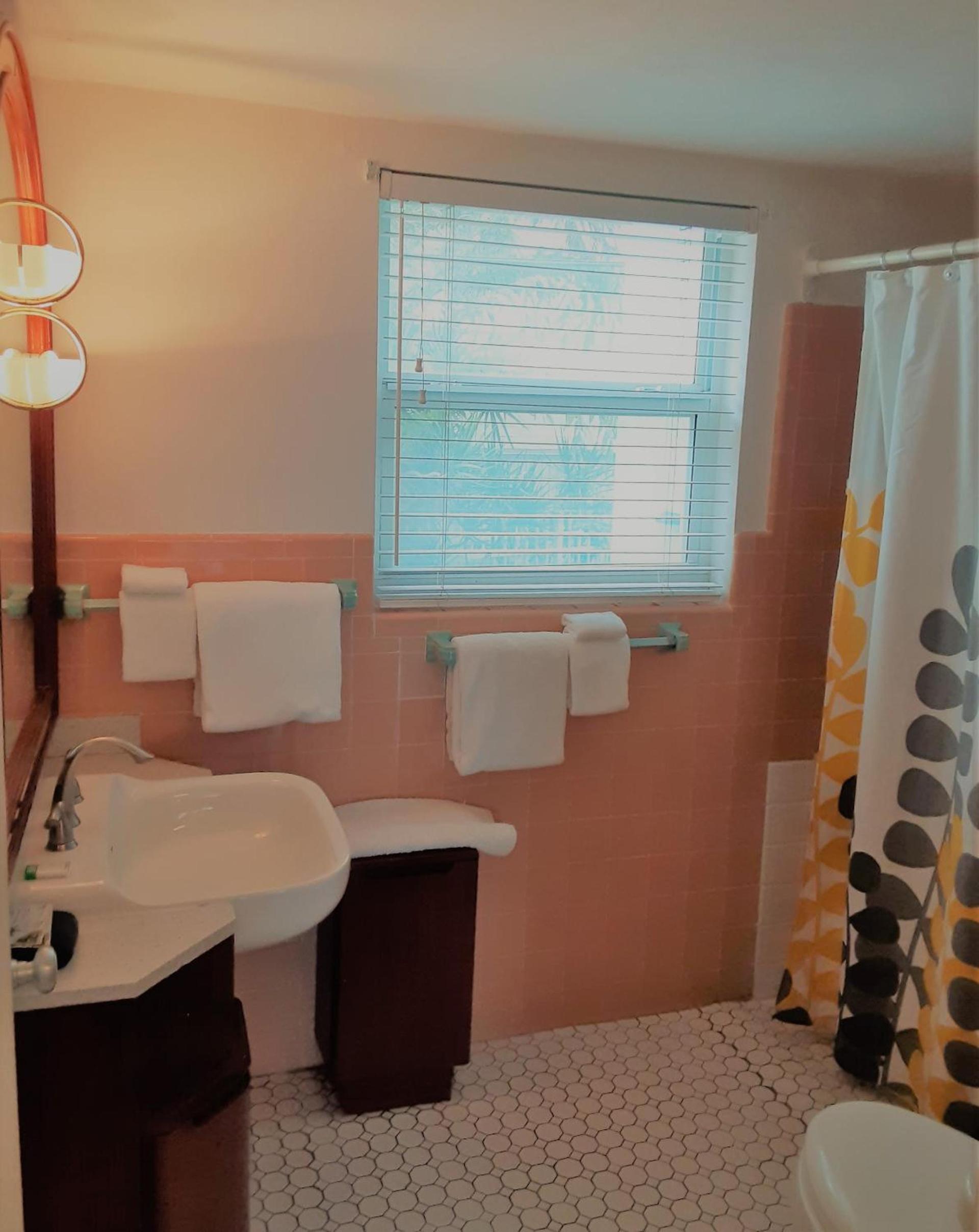 Manhattan Tower Apartment Hotel photo 41
