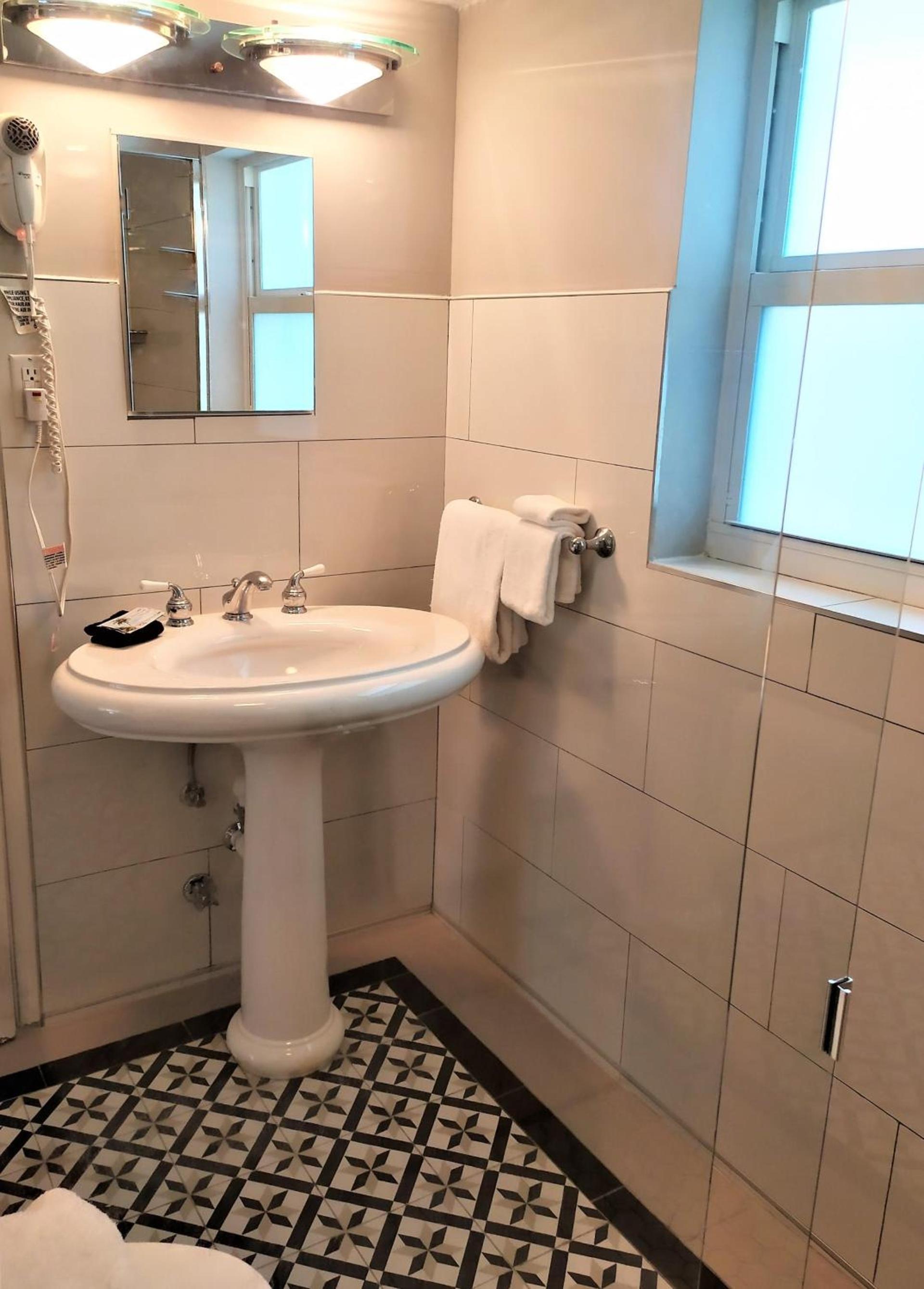 Manhattan Tower Apartment Hotel photo 46