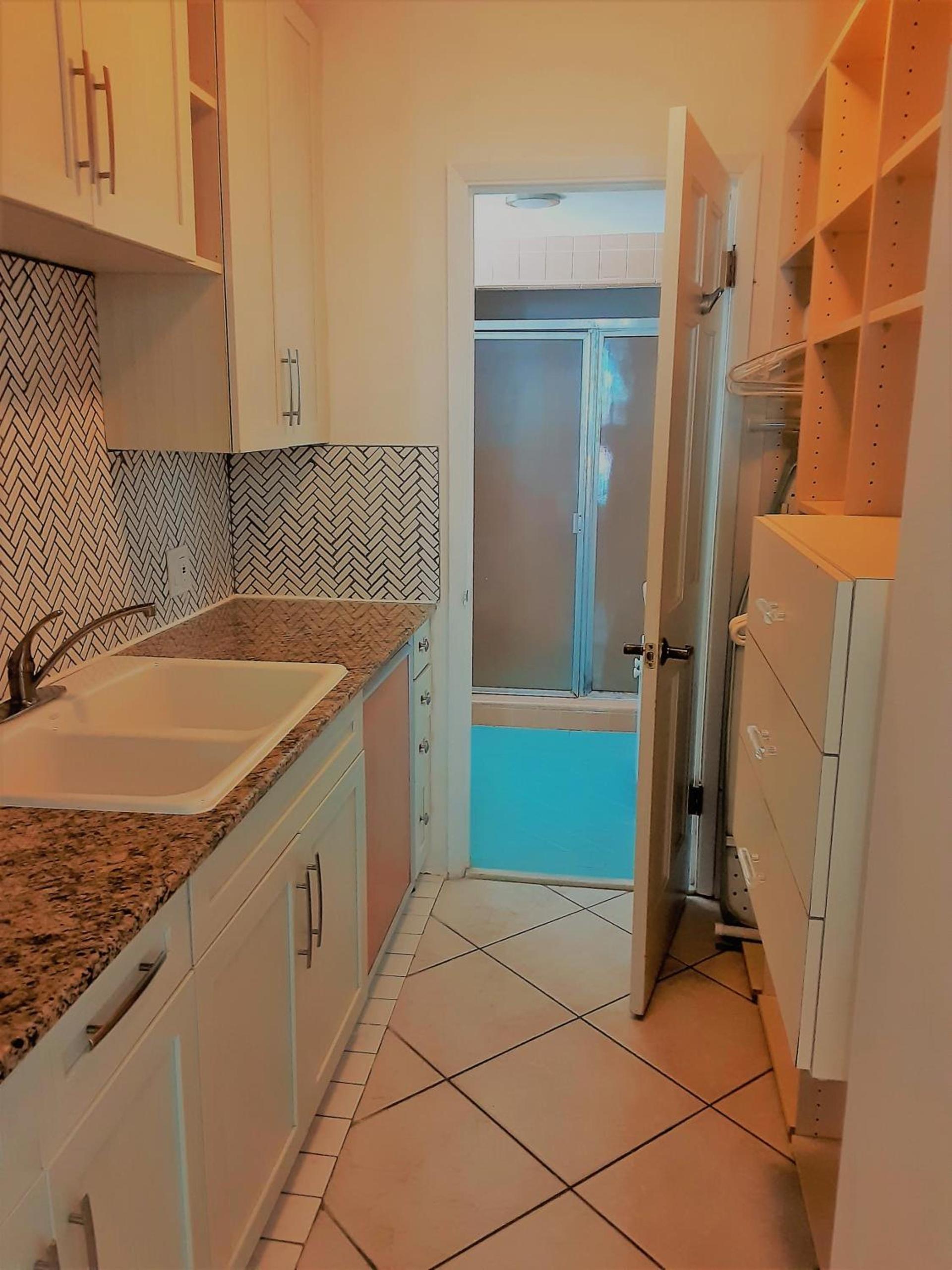 Manhattan Tower Apartment Hotel photo 88