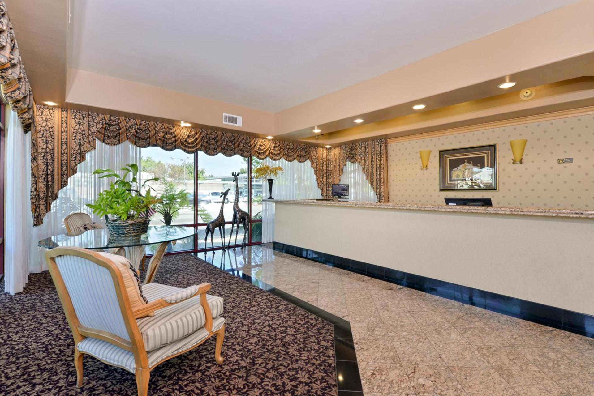 Tarzana Inn photo 6