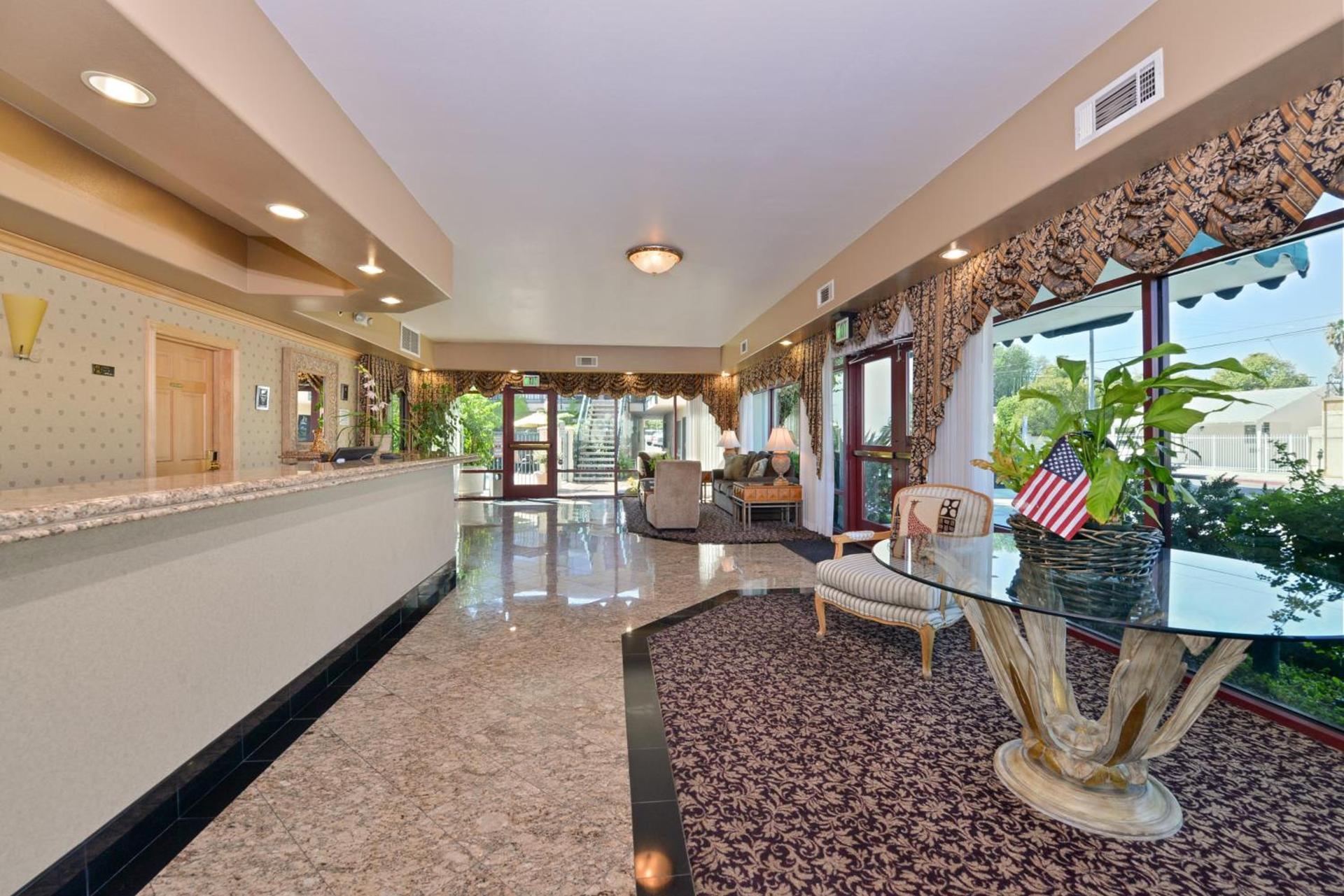 Tarzana Inn photo 5