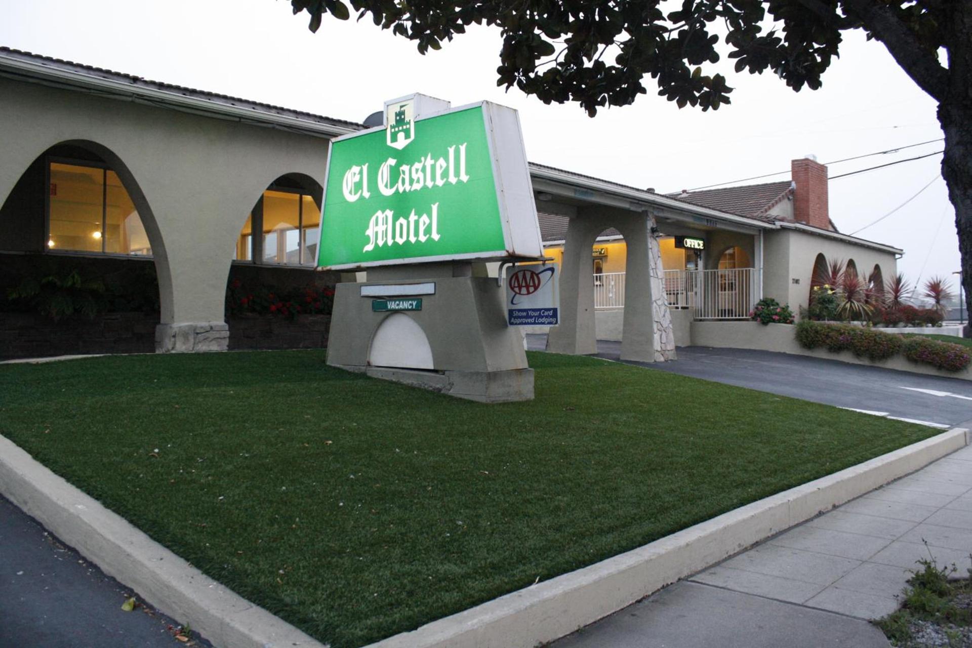 El Castell Motel photo 26
