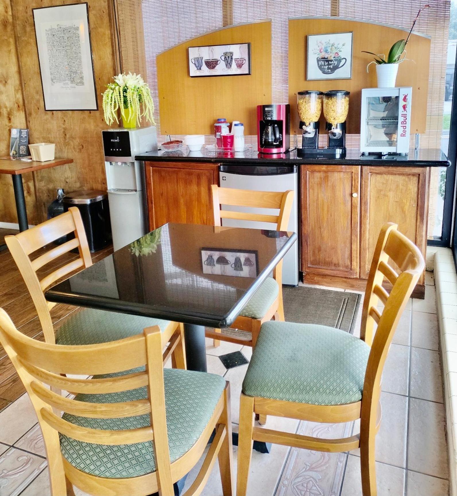 Budget Inn of Okeechobee photo 15