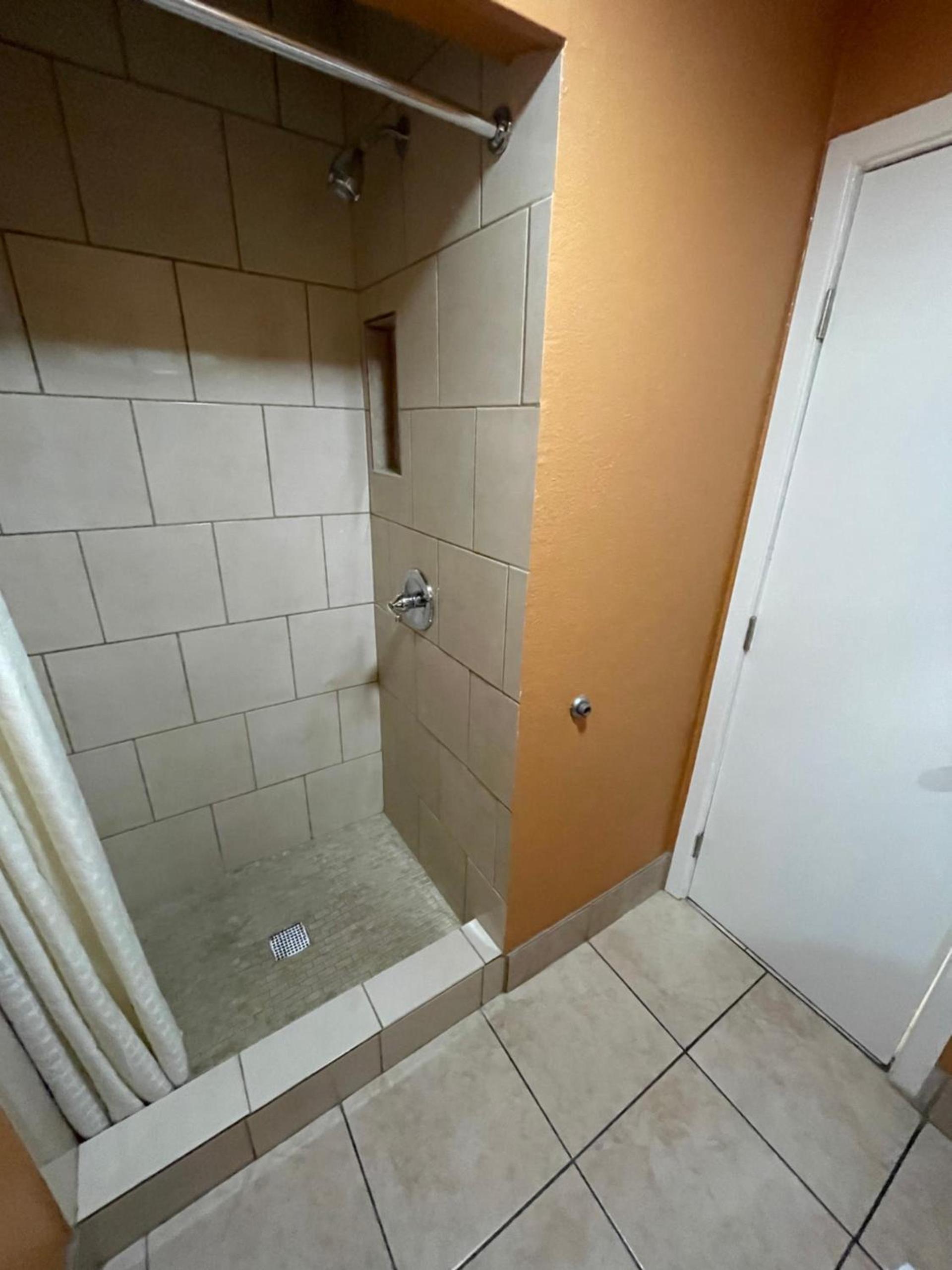 New Corral Motel photo 25