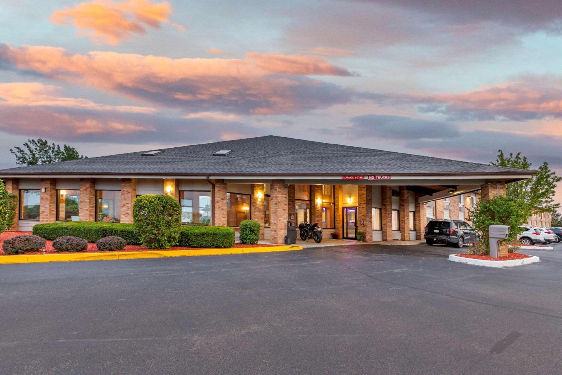 Rodeway Inn Coopersville photo 1