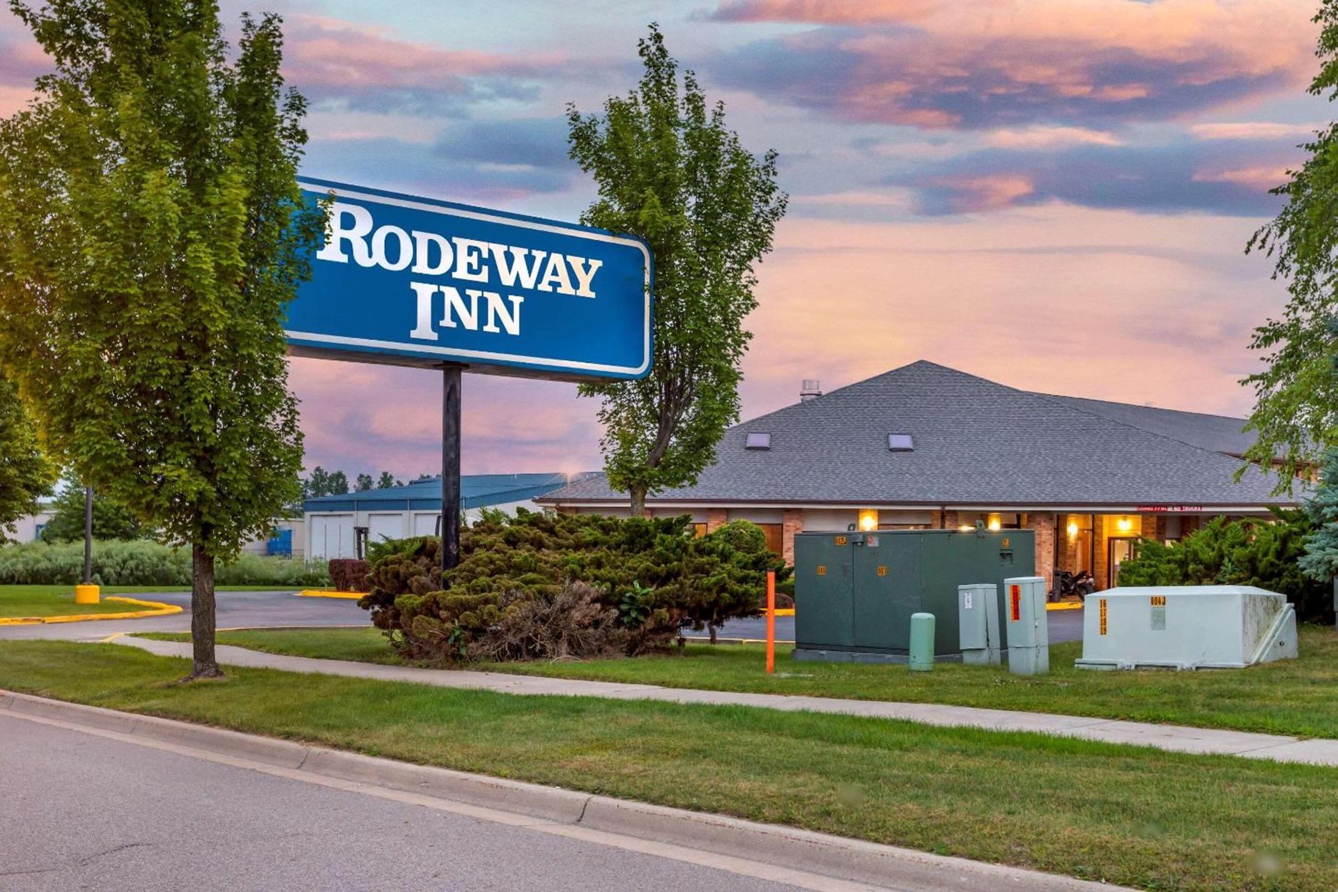 Rodeway Inn Coopersville photo 2