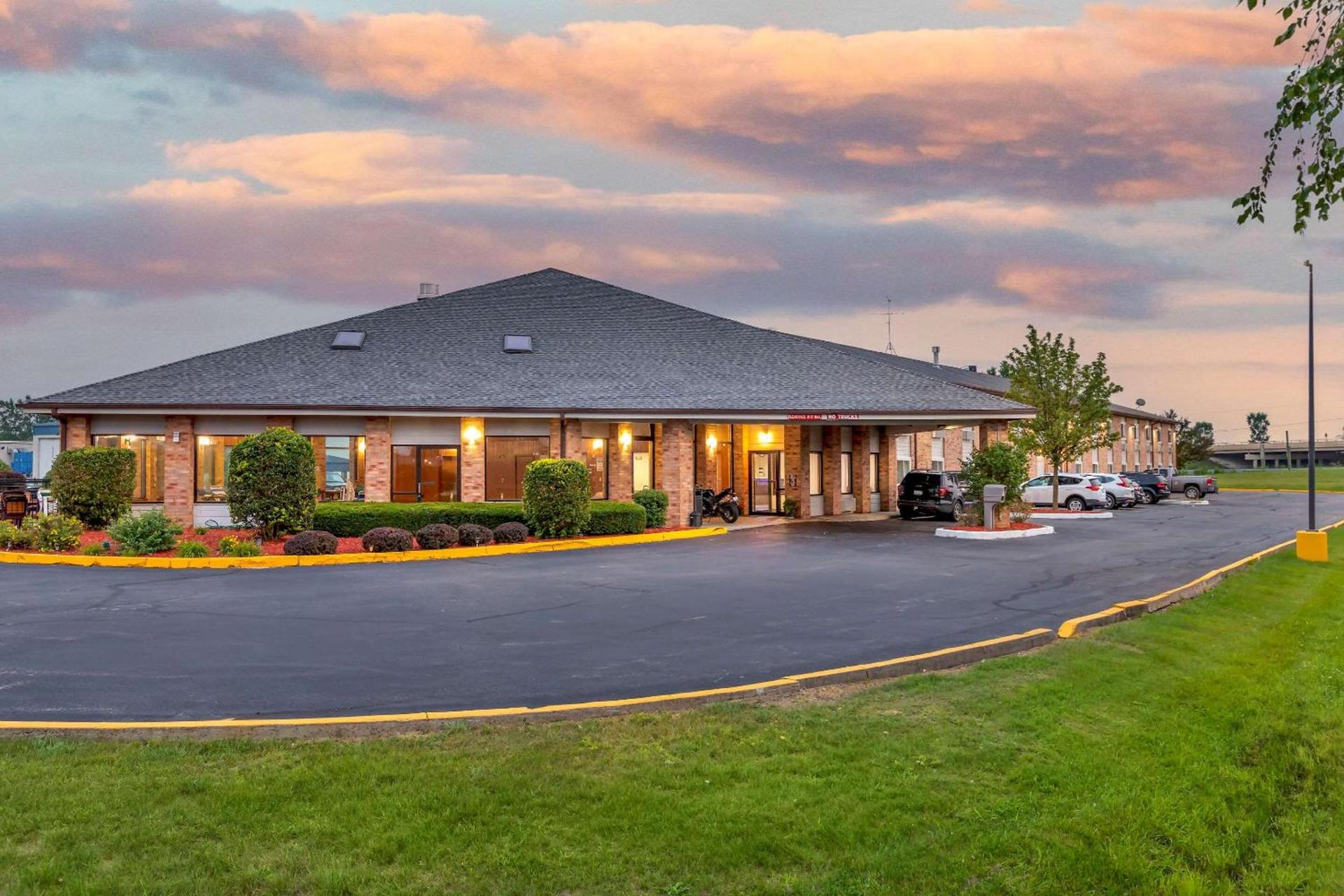 Rodeway Inn Coopersville photo 3