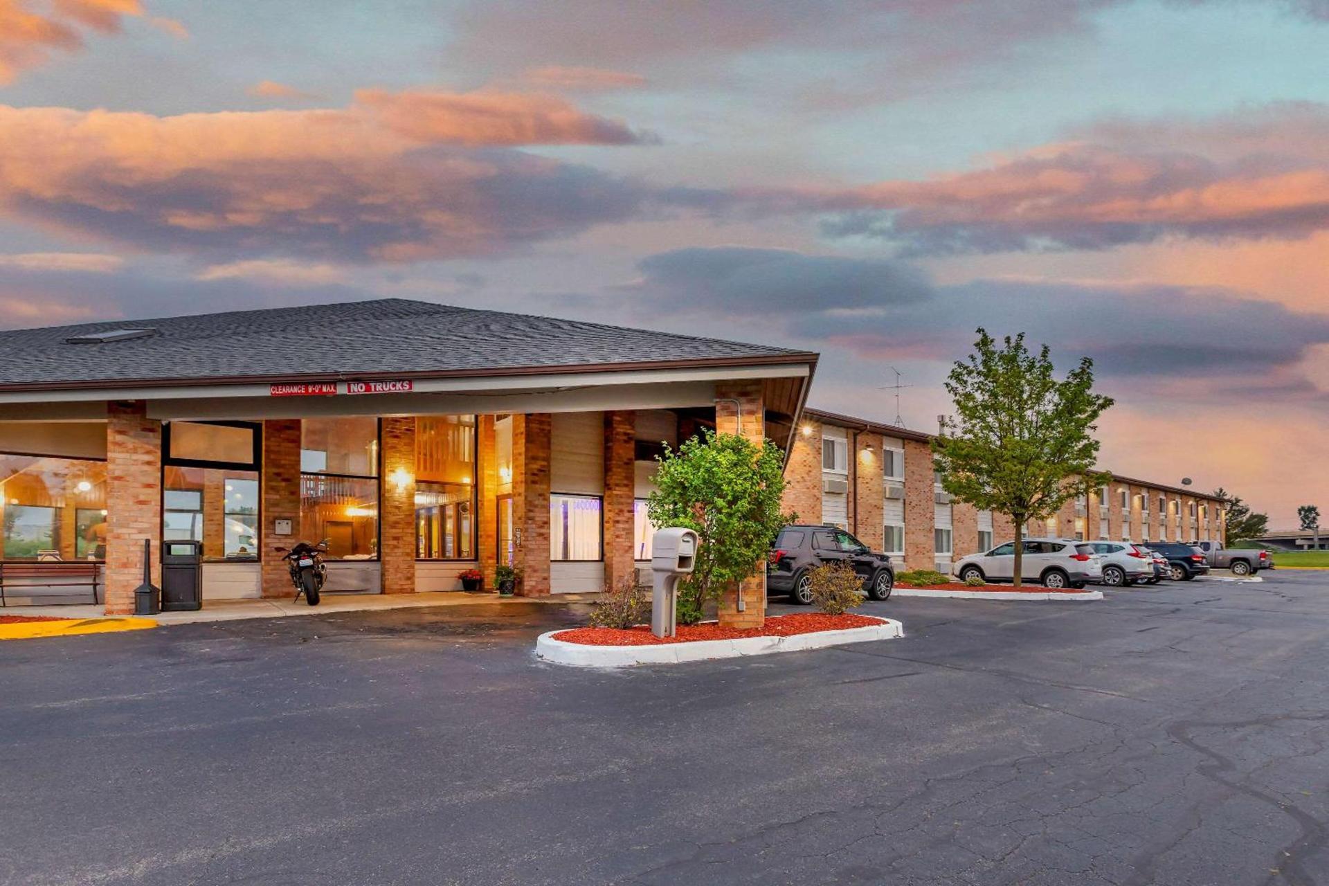Rodeway Inn Coopersville photo 4