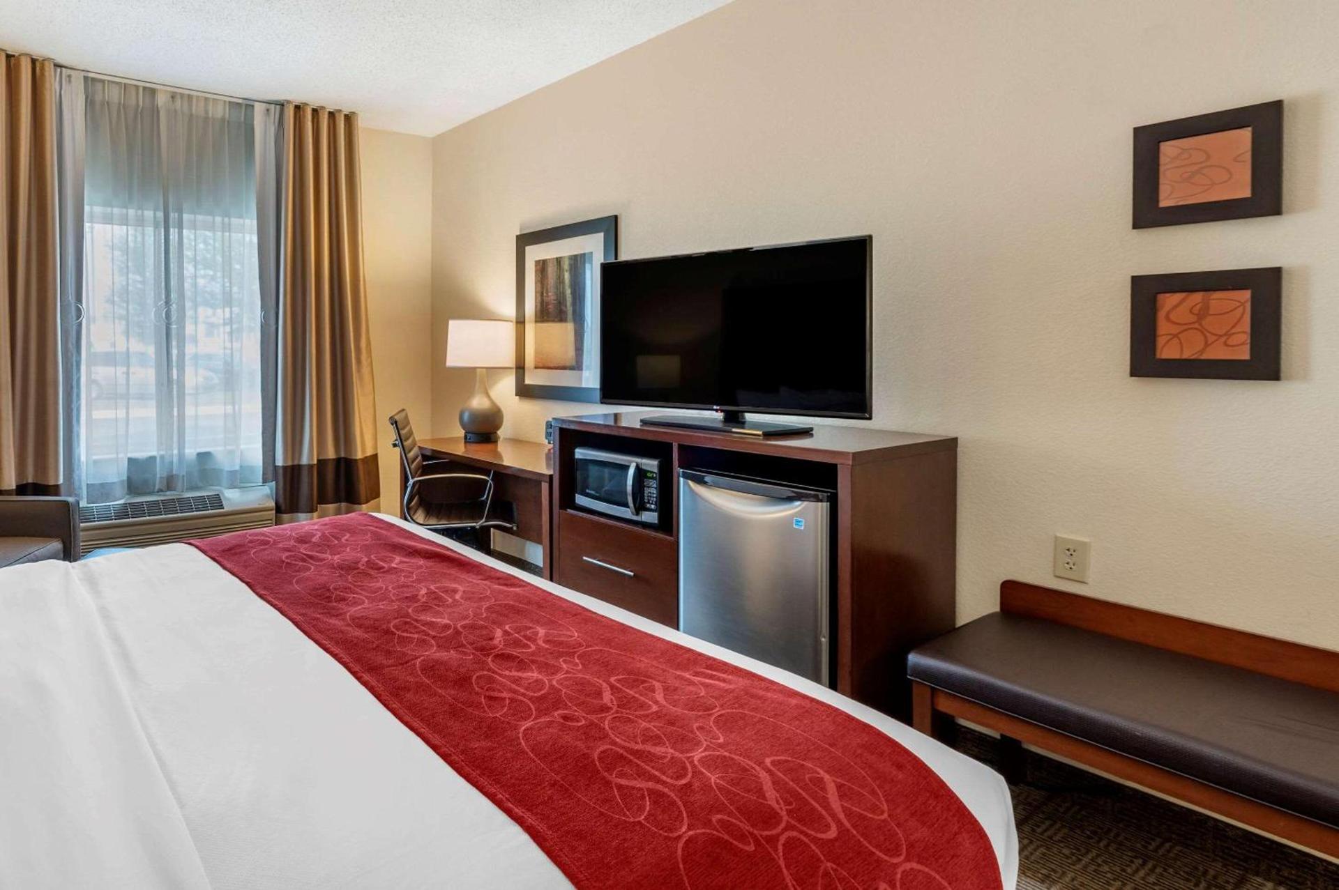 Comfort Suites Columbus West - Hilliard photo 8