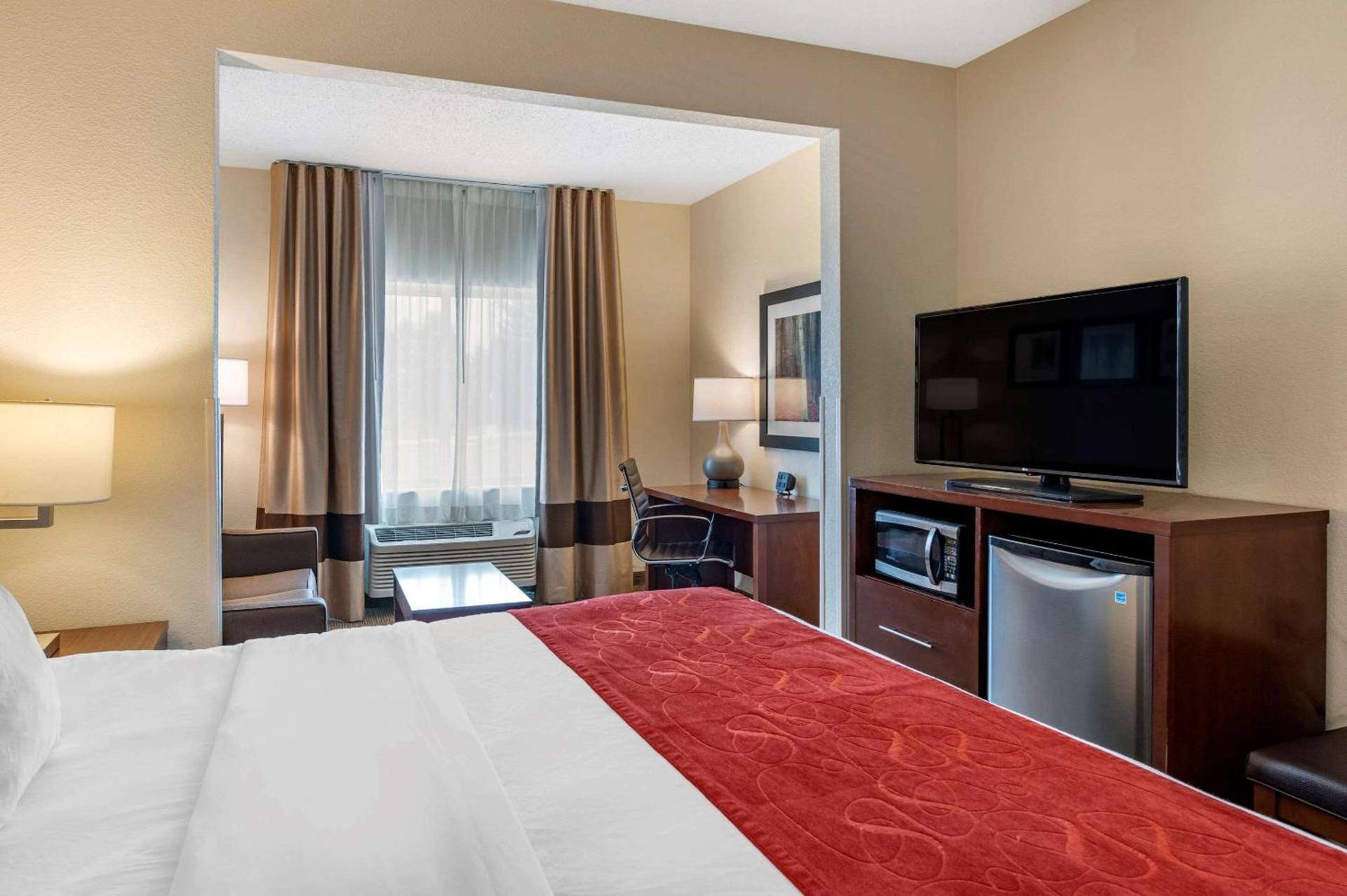 Comfort Suites Columbus West - Hilliard photo 21