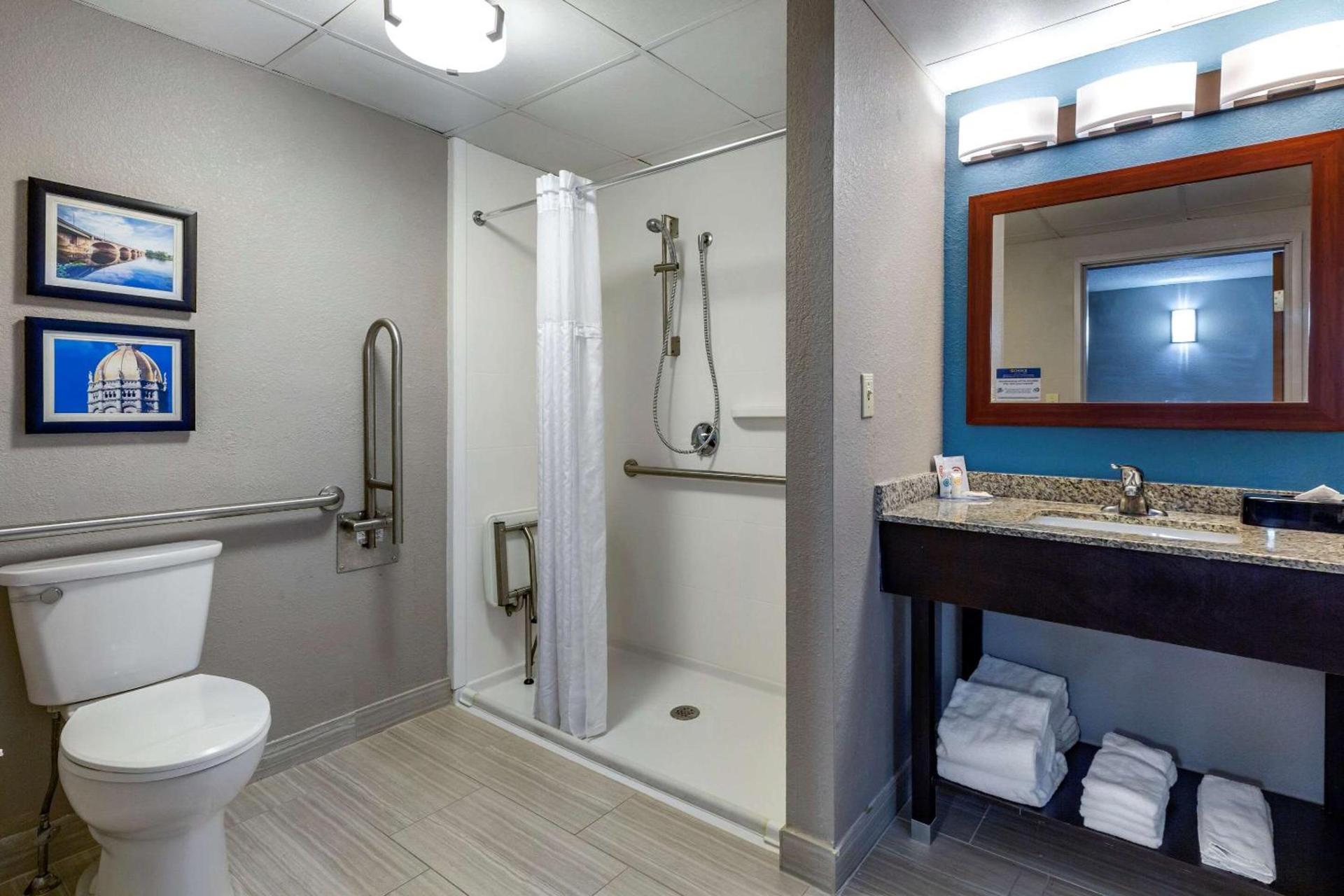 Comfort Inn Griswold photo 17