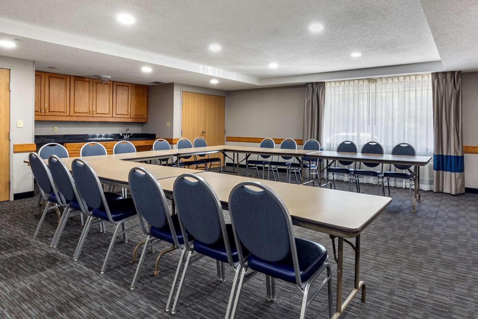 Comfort Inn Griswold photo 27