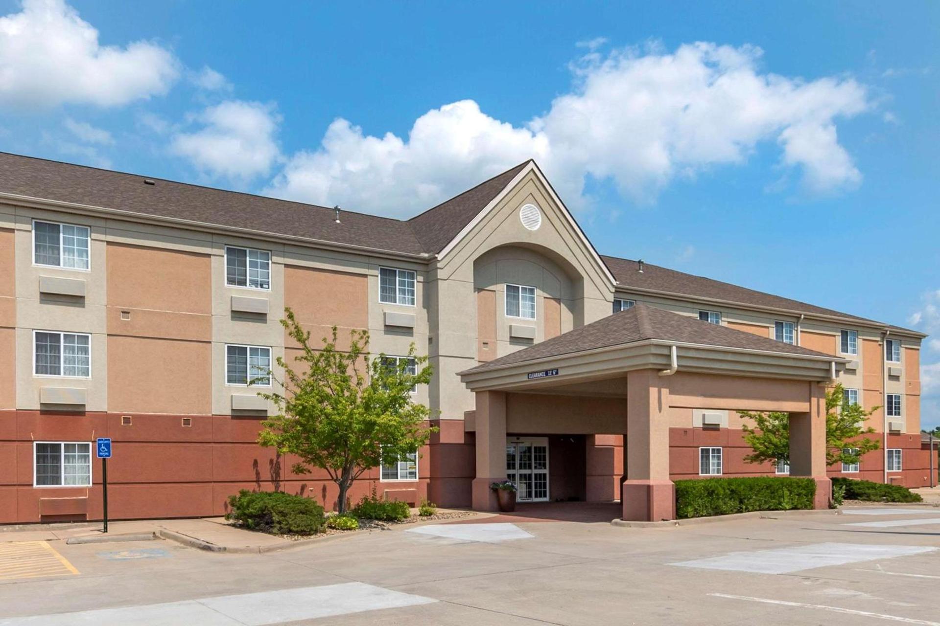 MainStay Suites Emporia photo 3
