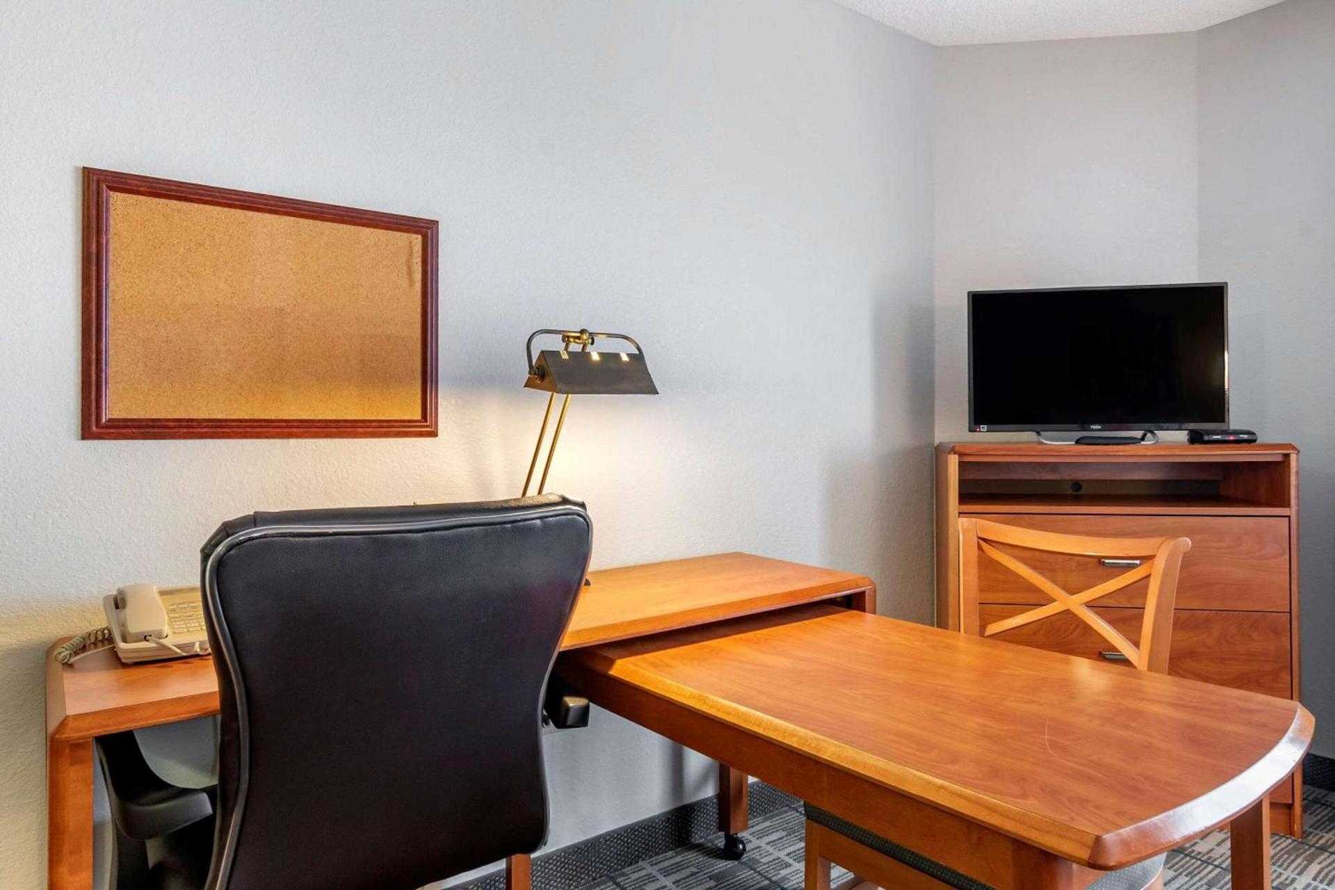 MainStay Suites Emporia photo 12