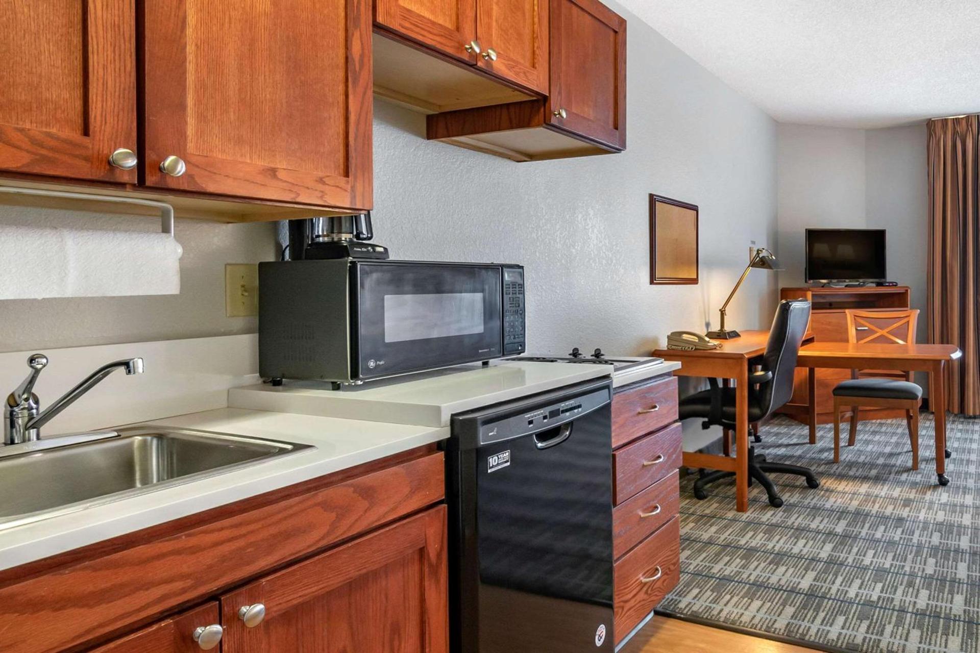 MainStay Suites Emporia photo 13