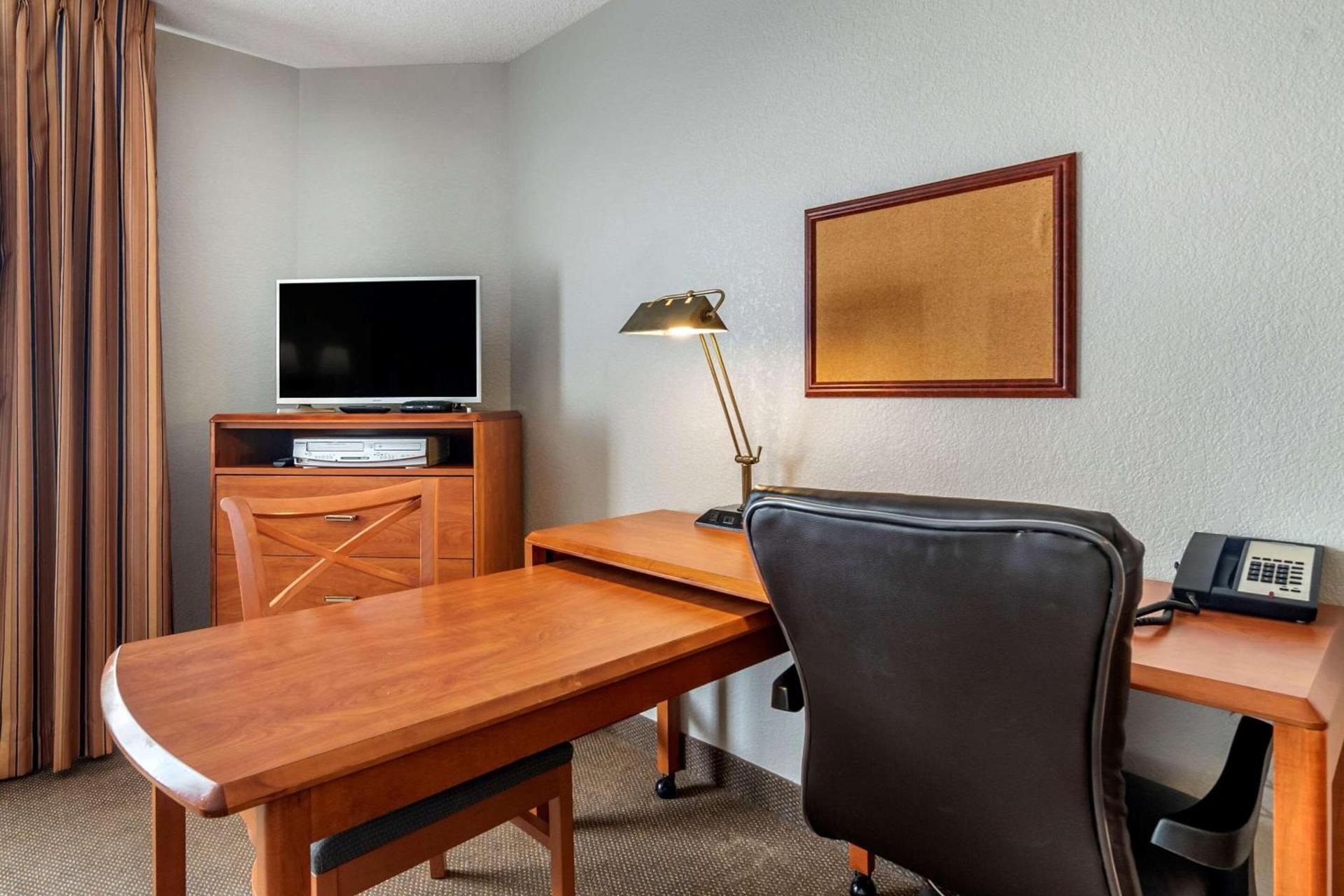 MainStay Suites Emporia photo 17