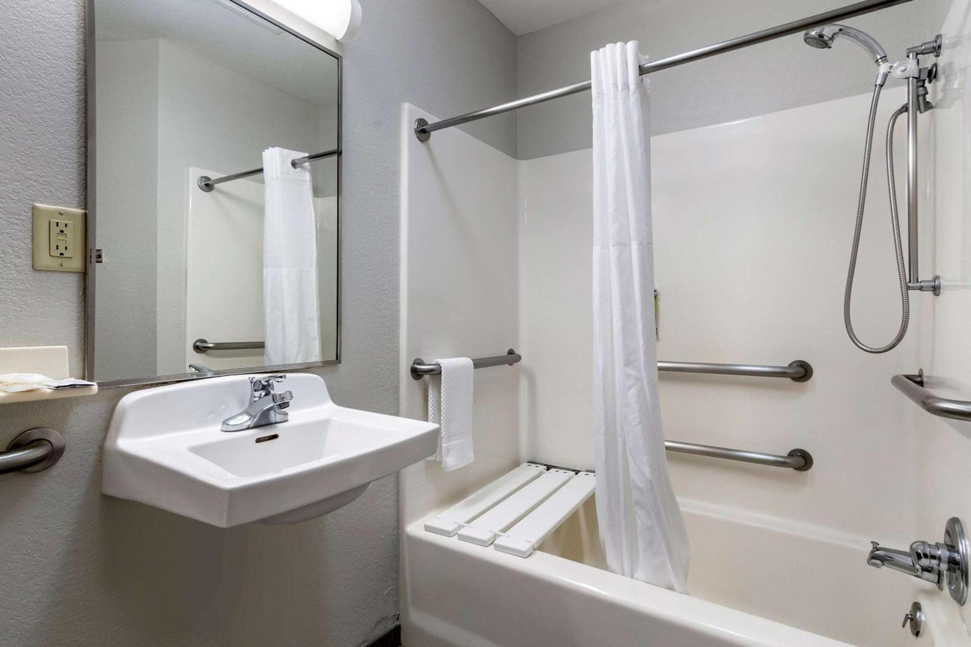 MainStay Suites Emporia photo 14