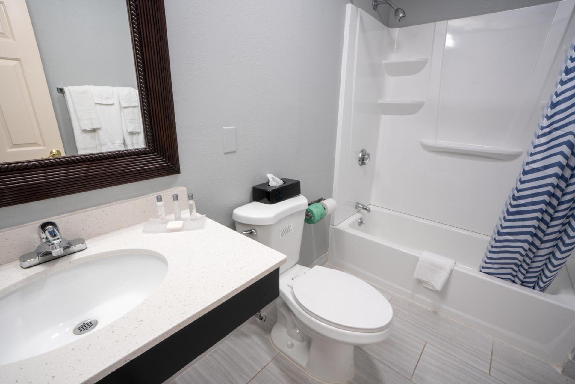 Hyannis Plaza Hotel photo 21