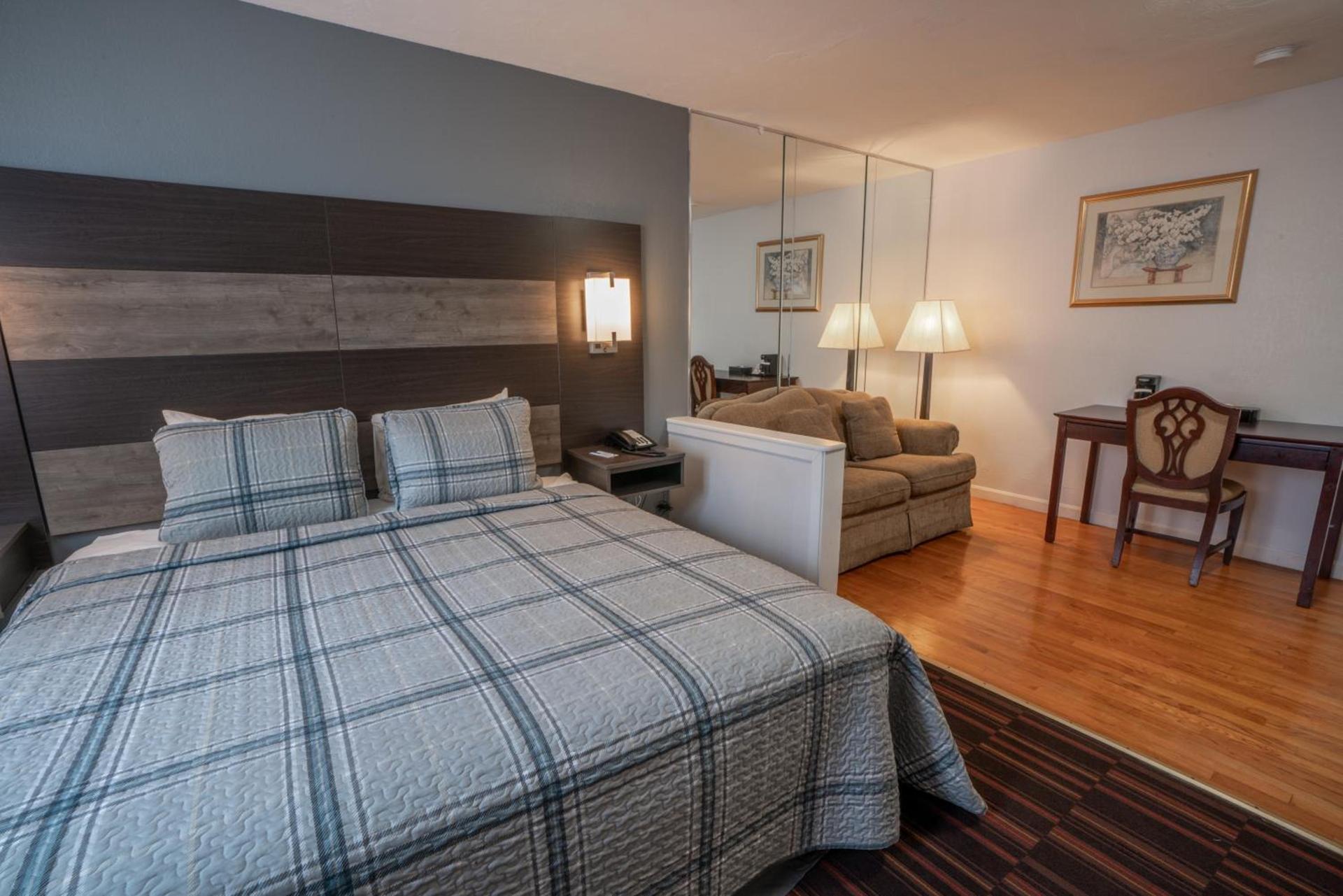 Hyannis Plaza Hotel photo 22