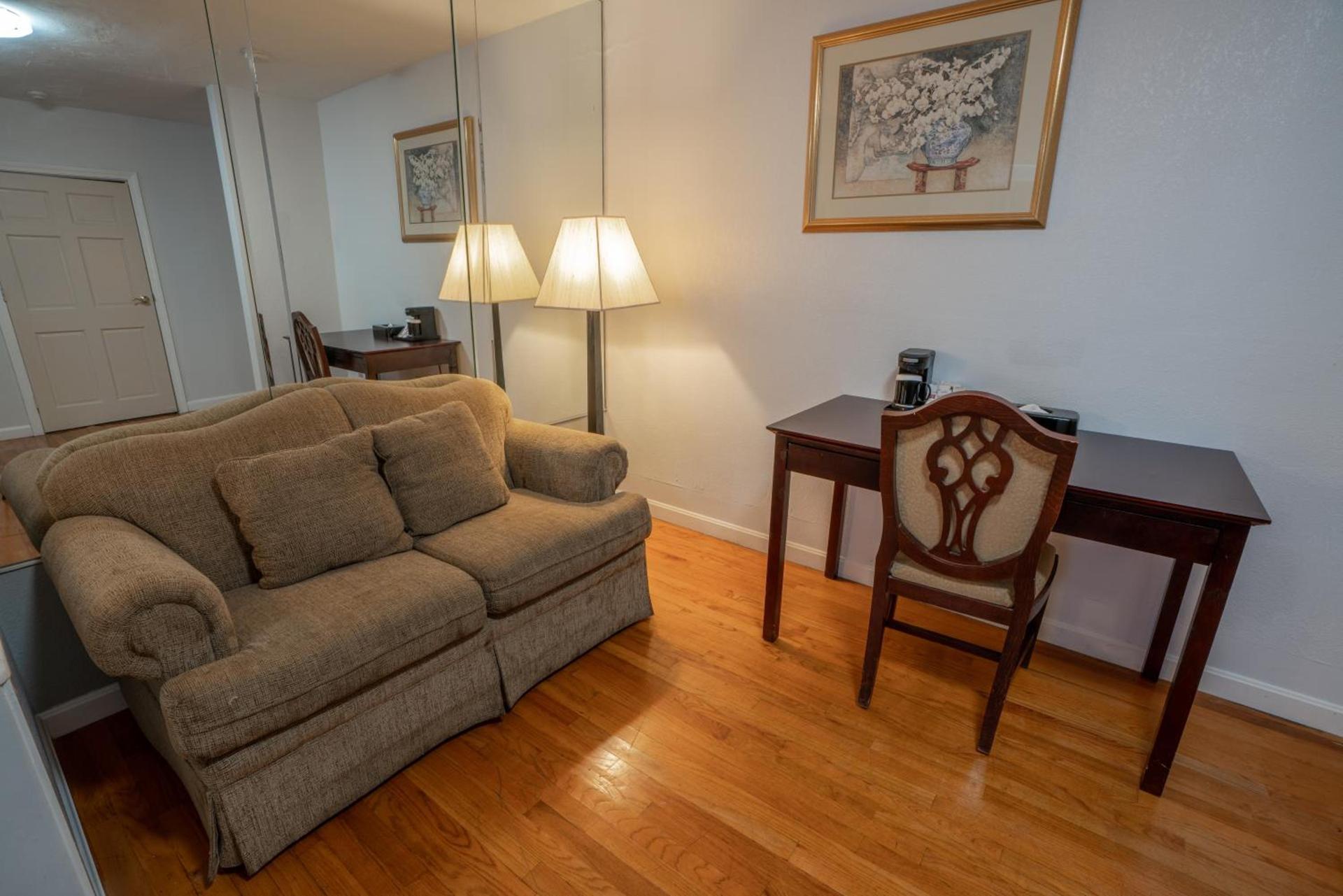 Hyannis Plaza Hotel photo 27