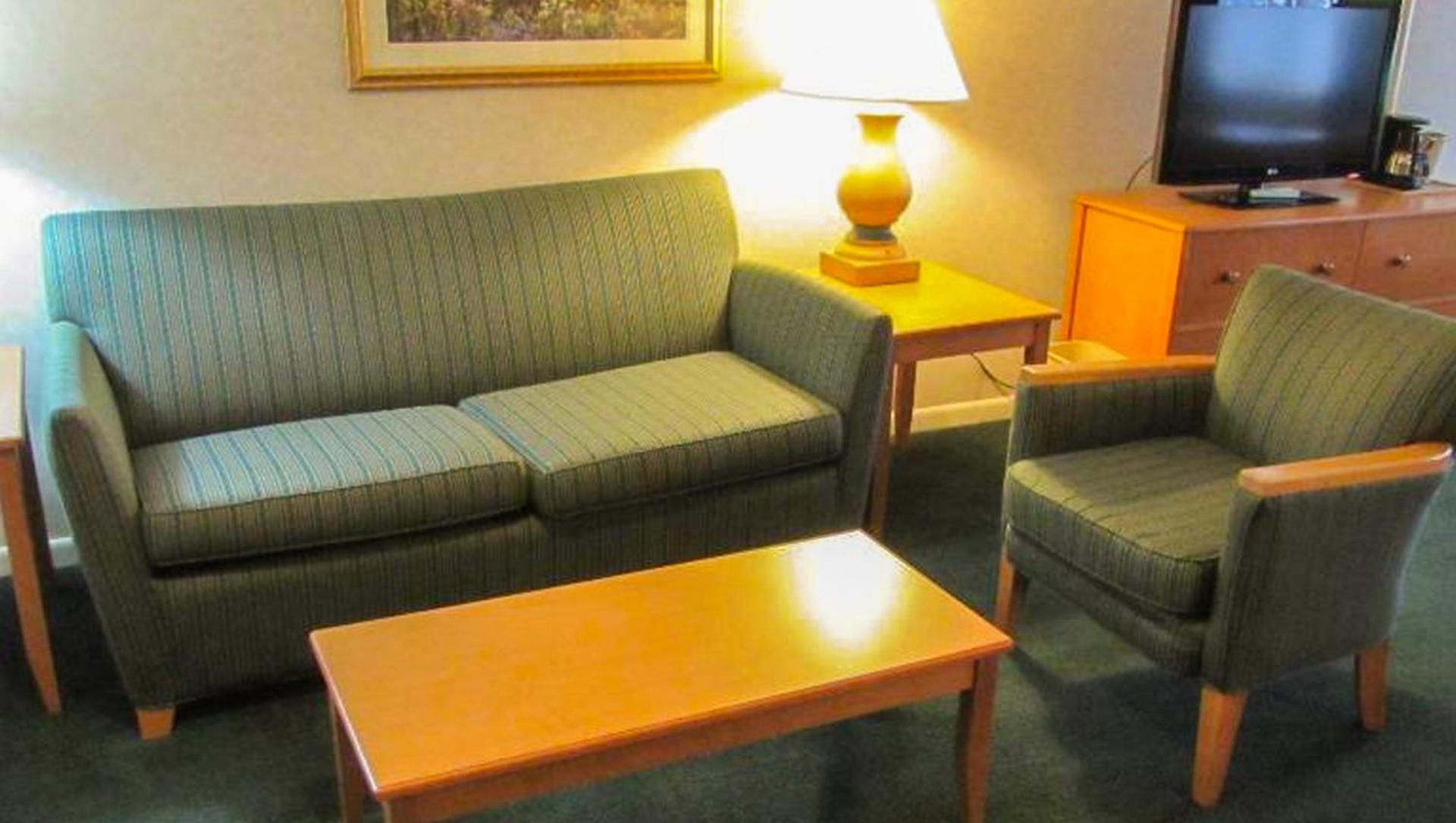 Magnuson Grand Pioneer Inn and Suites photo 31