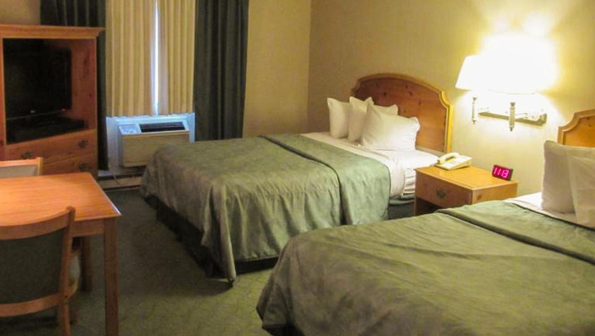 Magnuson Grand Pioneer Inn and Suites photo 3