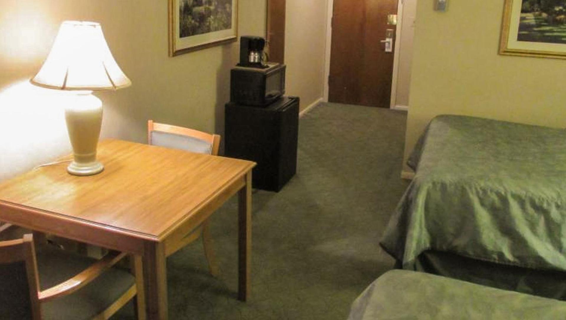 Magnuson Grand Pioneer Inn and Suites photo 34
