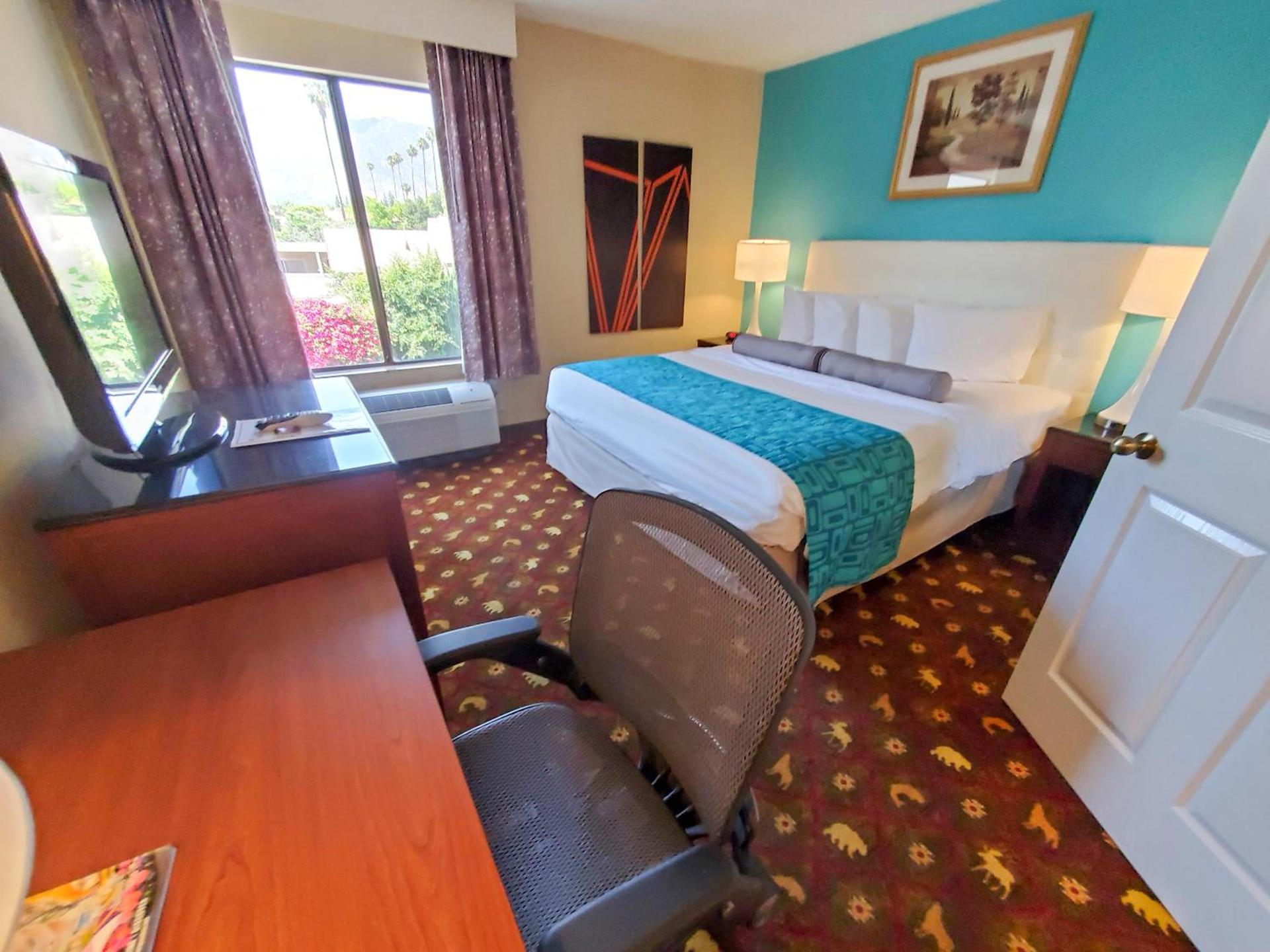 Howard Johnson by Wyndham Pasadena photo 23