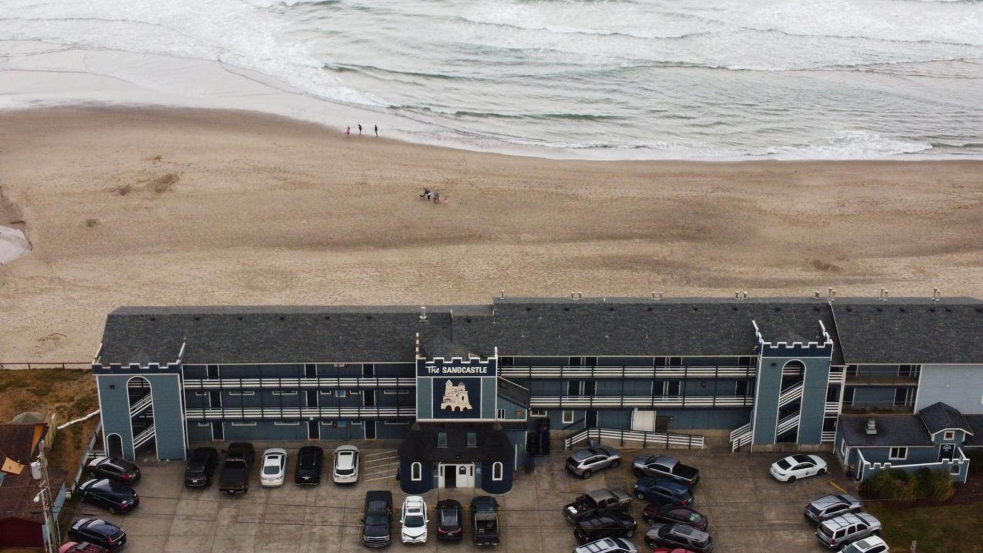 The Sandcastle Beachfront Hotel photo 3