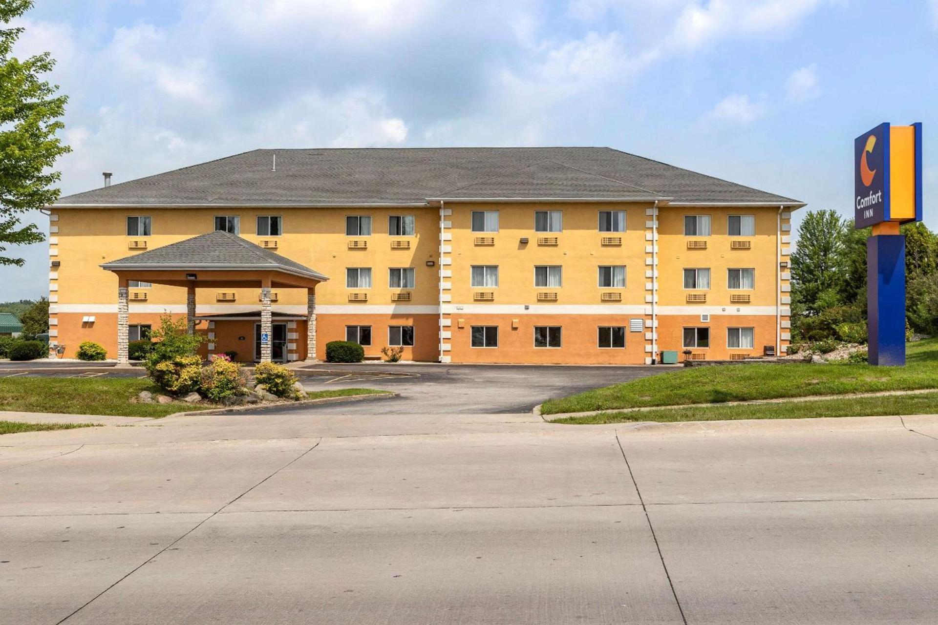 Comfort Inn Muscatine near Hwy 61 photo 2