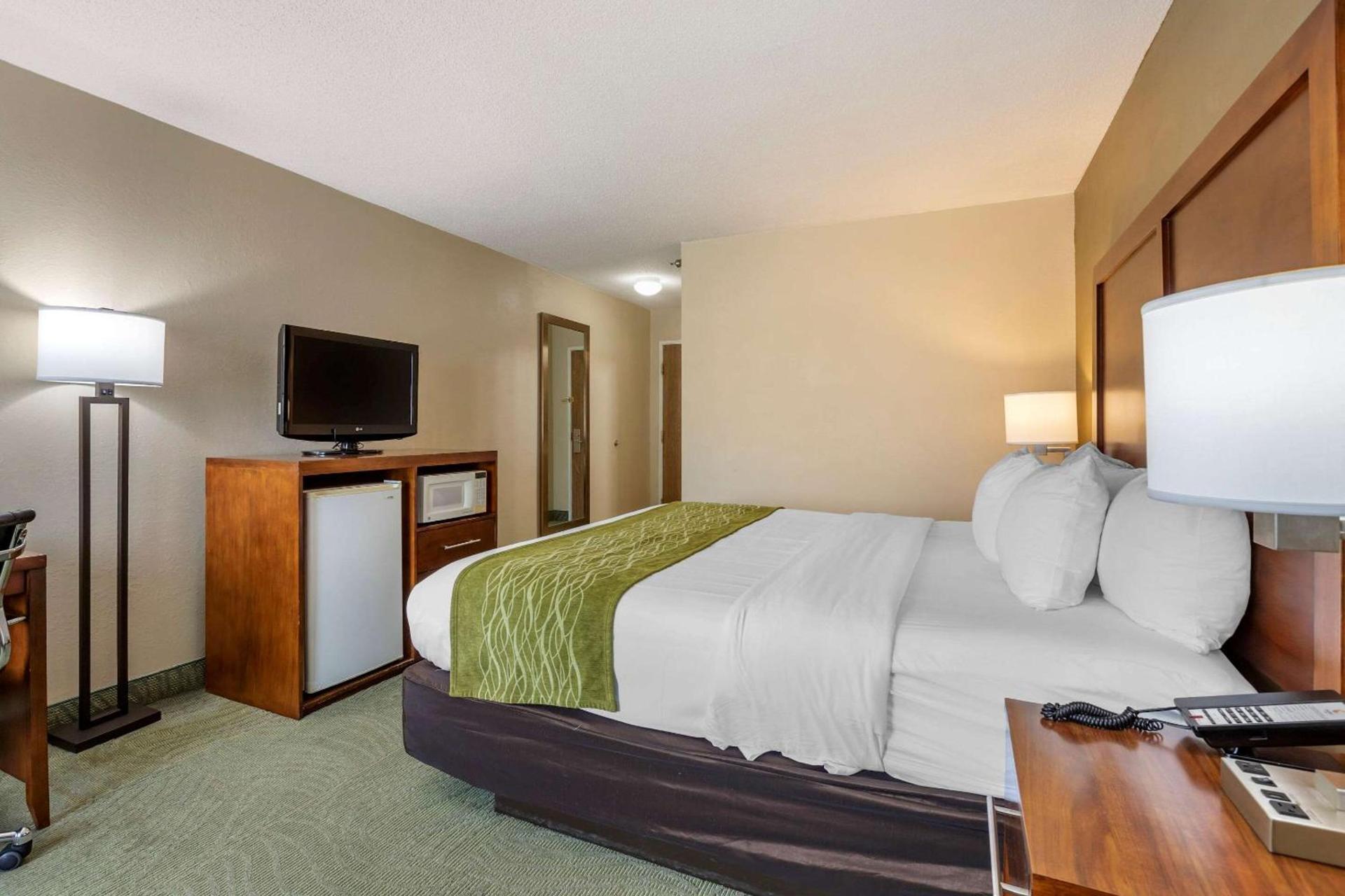 Comfort Inn Muscatine near Hwy 61 photo 8